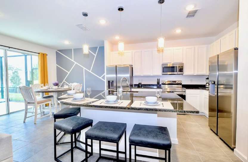 8BR Near Disney | Private Pool & Hot Tub