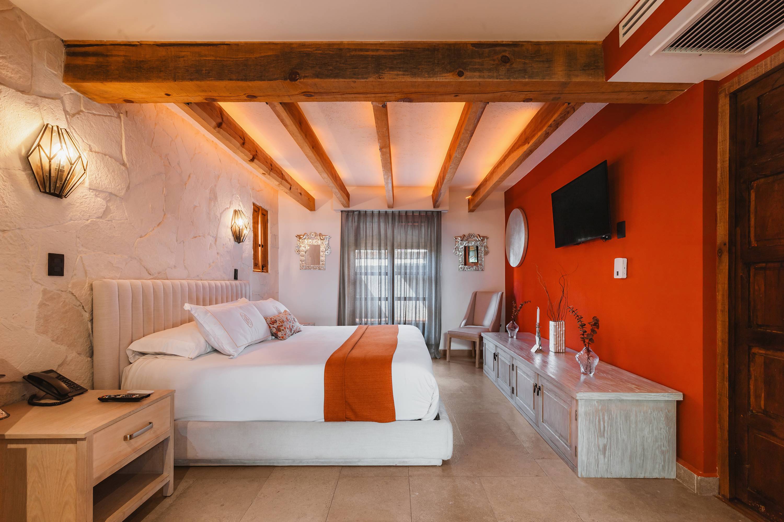 Elegant King Suite in San Miguel de Allende