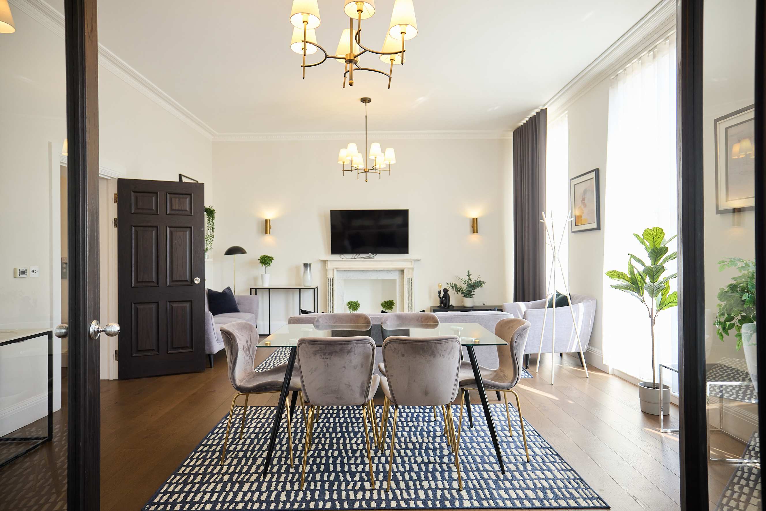 Fields in Frame at No 64 in Lincoln's Inn Fields 64 WC2A 3JX - Property image 2 - VivreStays