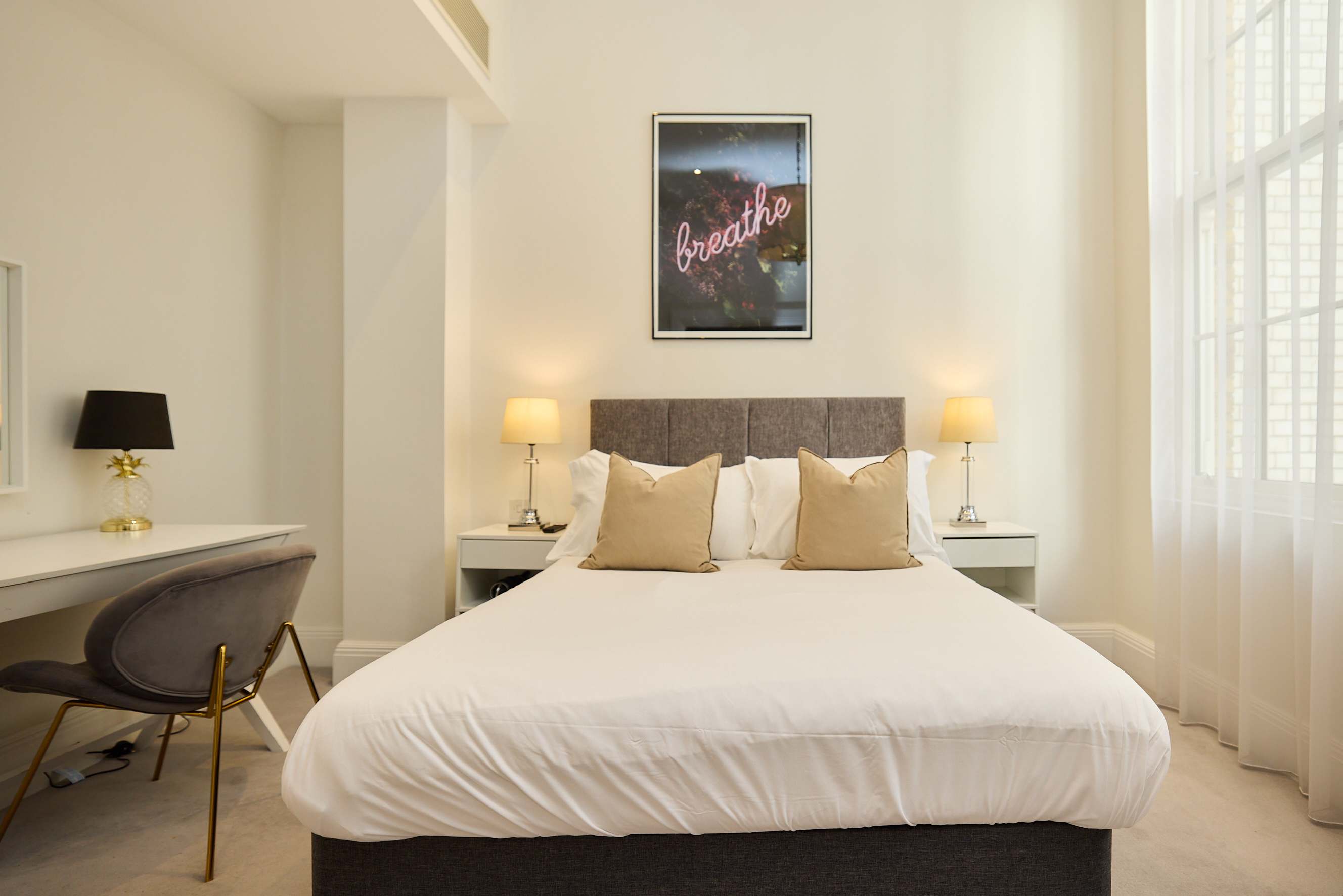 Fields in Frame at No 64 in Lincoln's Inn Fields 64 WC2A 3JX - Property image 11 - VivreStays