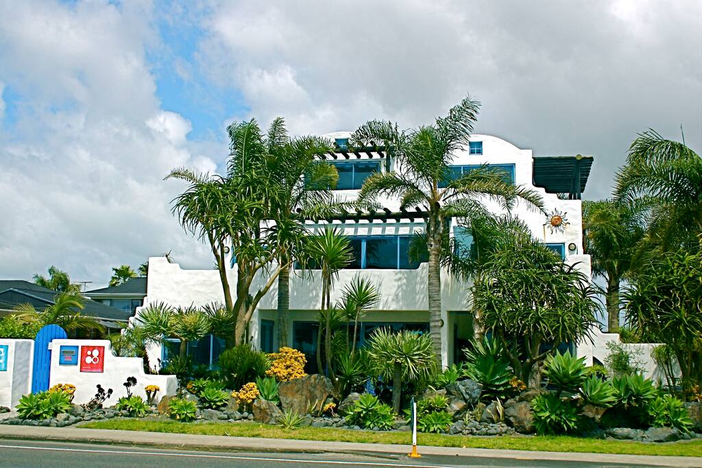 Coastal Retreat Apartment 