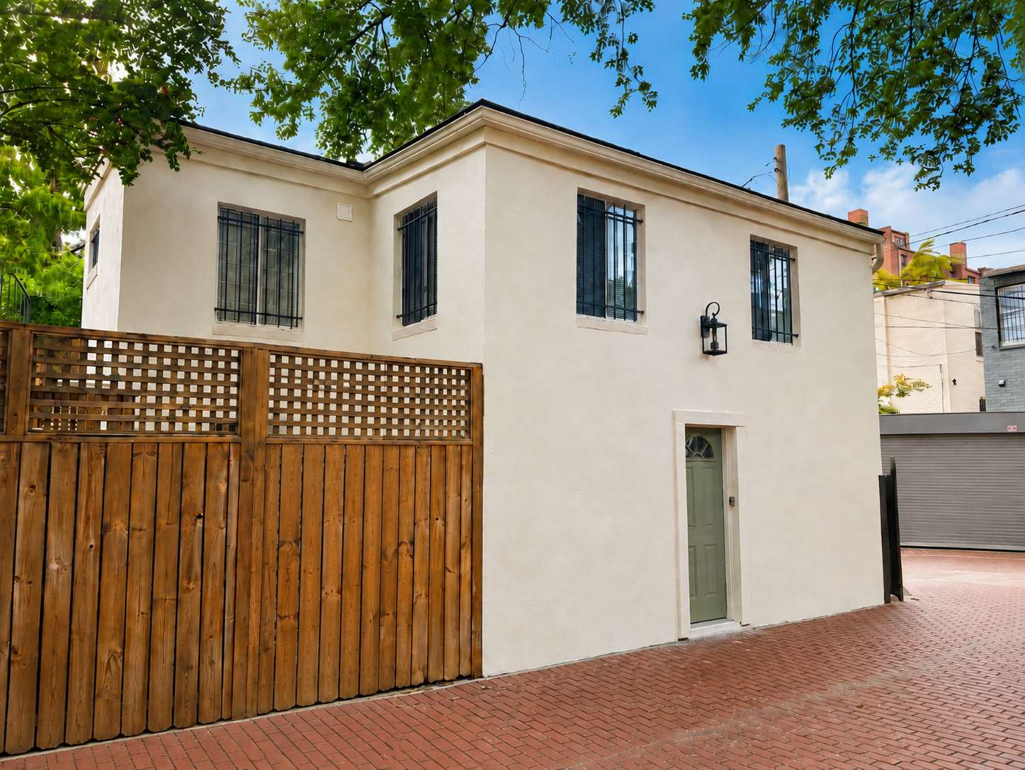 Dupont Circle Carriage House! With laundry/kitchen/AC