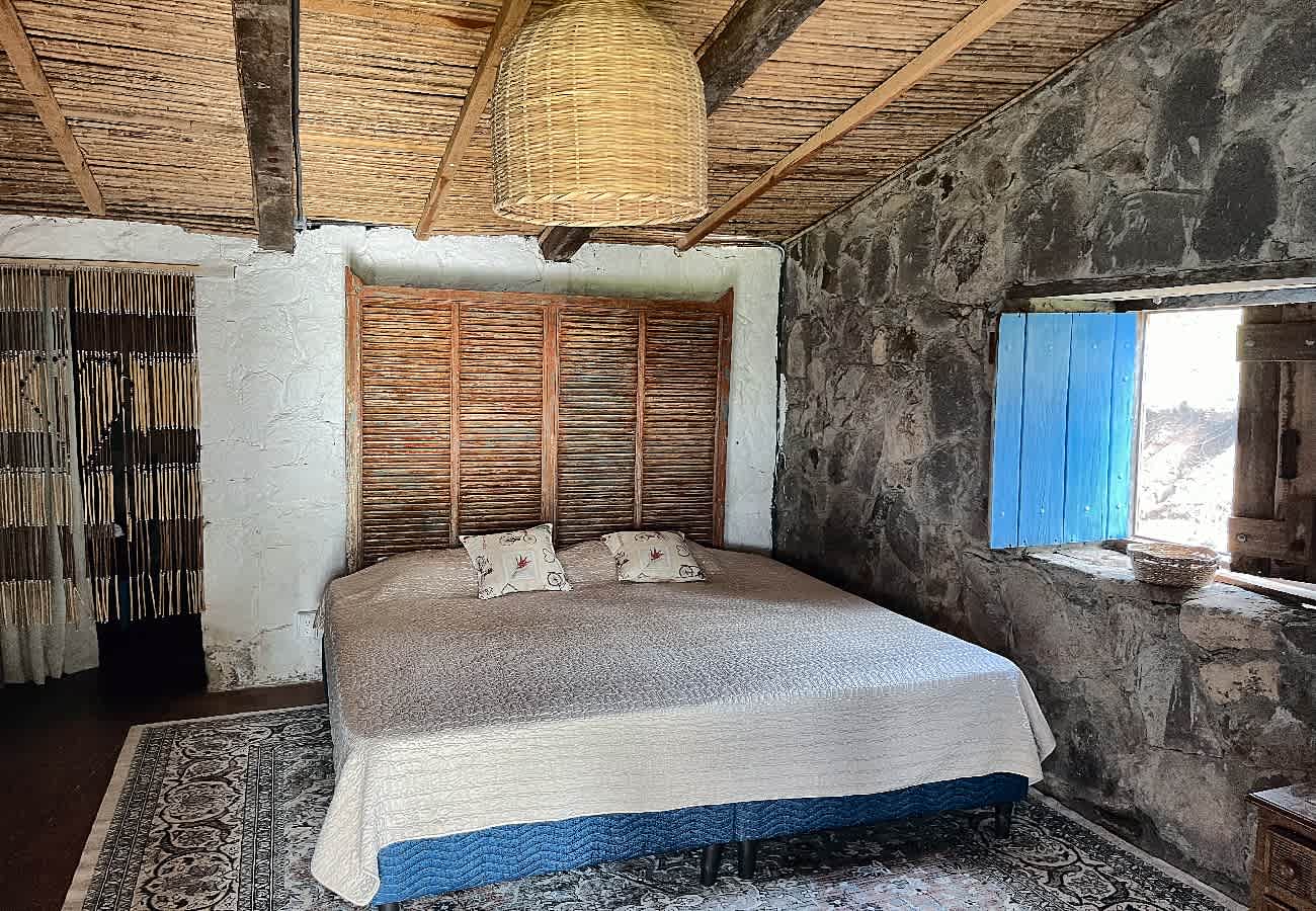 Good Energy Volcanic Villa | Near Beaches & Rio