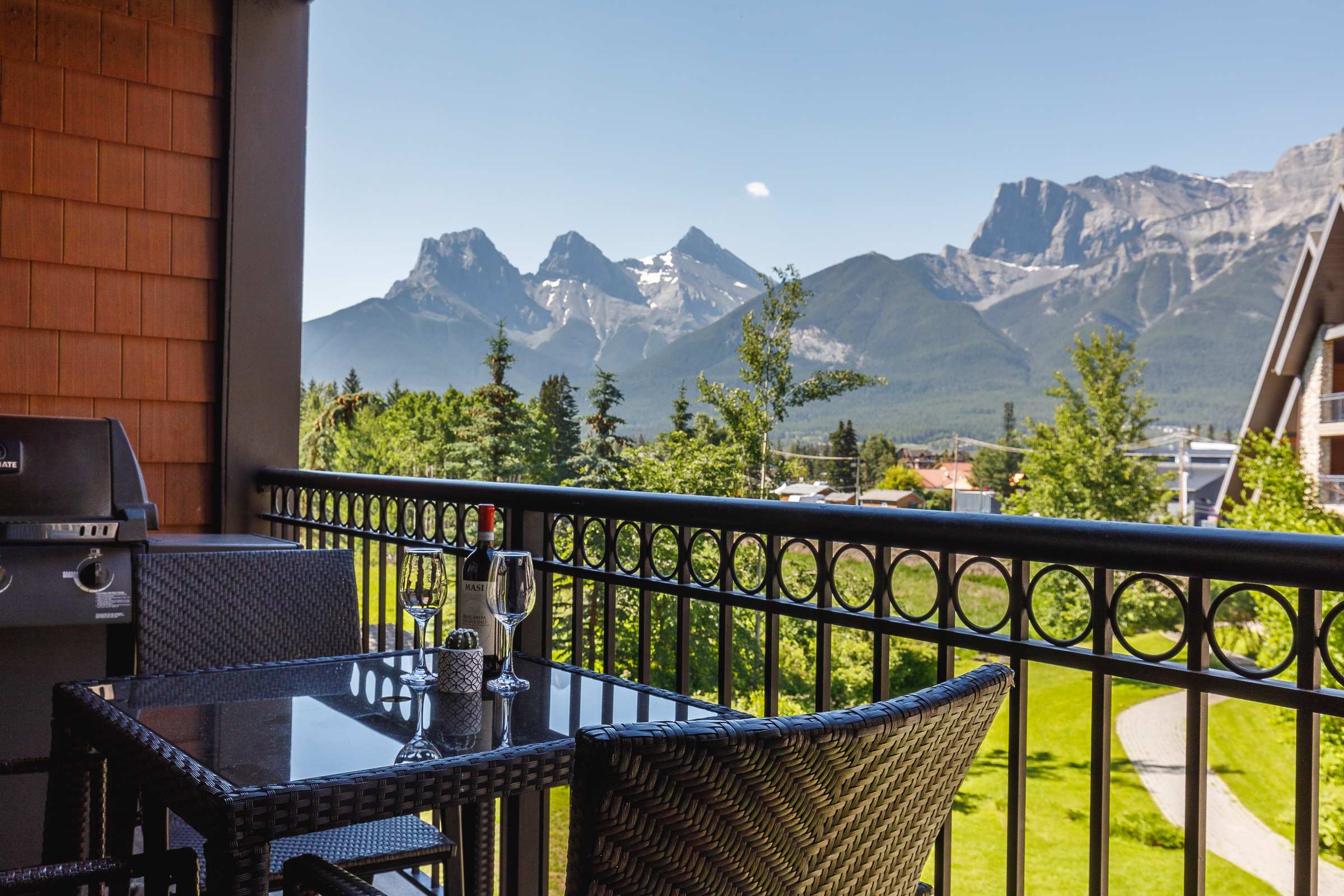 Three Sisters Vista - Hot Tub, Pool & Waterslide - Kanada