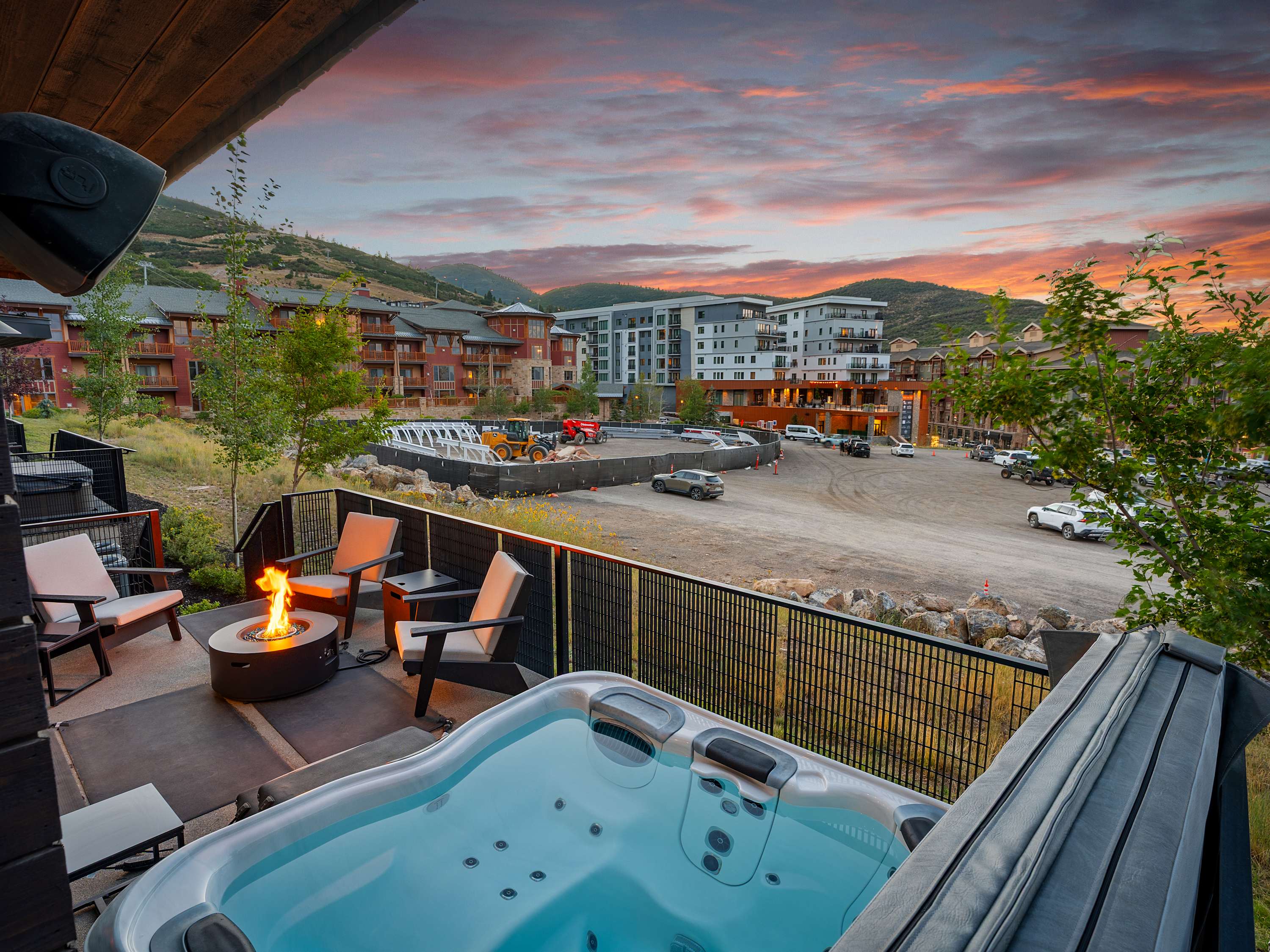 Ski-In 5BR at Canyons Village | Hot Tub, Fire Pit | Steps to Gondola & Shuttle — photo 2 of 41