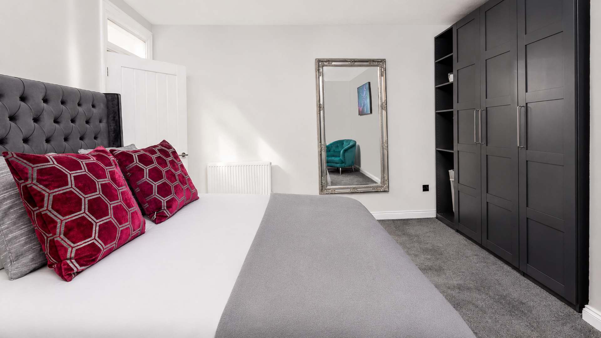 Elegant Apartment with Breathtaking Bay & Sea Views in 5 Westwood, Argyle Terrace PA20 OBE - Property image 7 - VivreStays