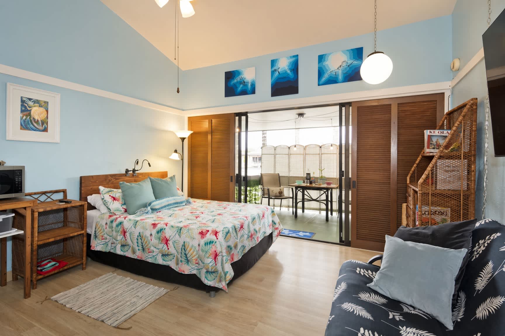 Happy Honu Oasis in Hilo Town w/pool and A/C