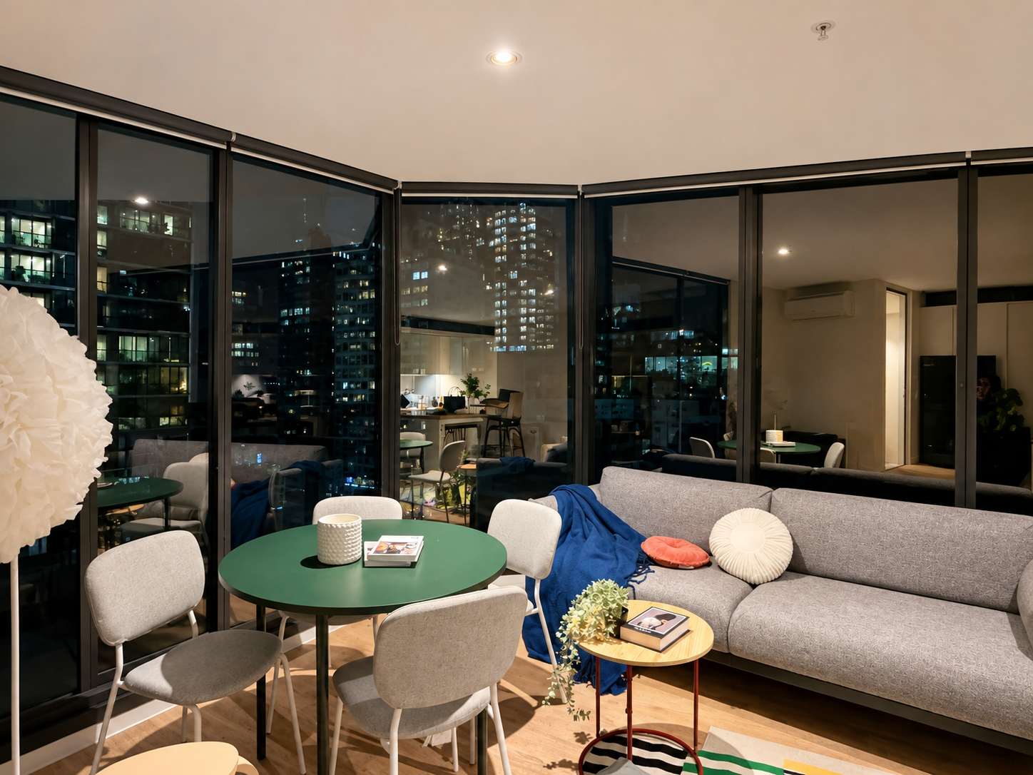 Near Southern Cross Stn | Modern CBD Apt