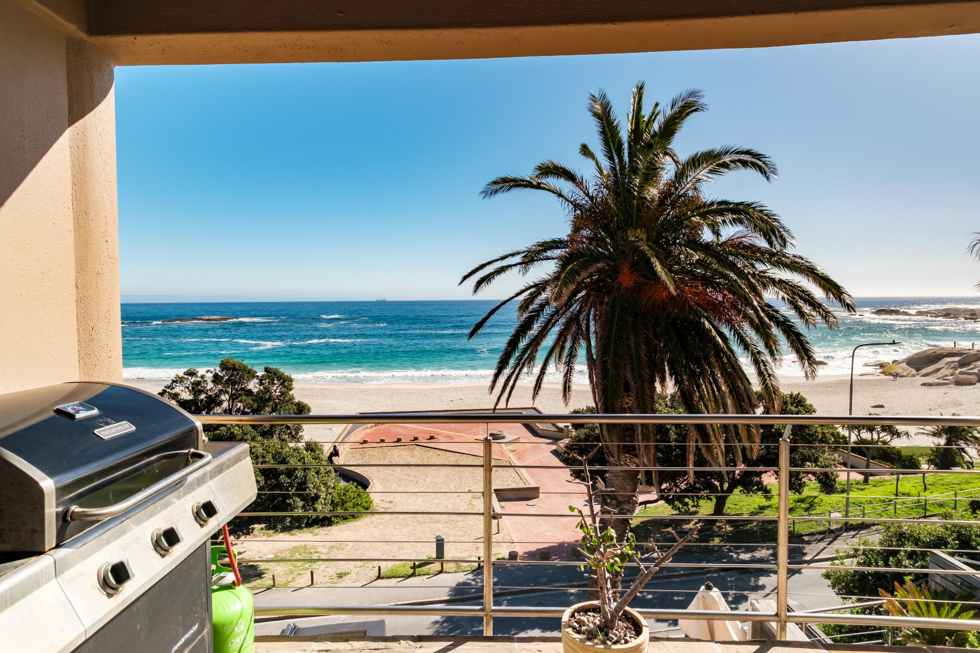 Cozy Apartment Opposite Camps Bay Beach Seasonsfind the Bay 5