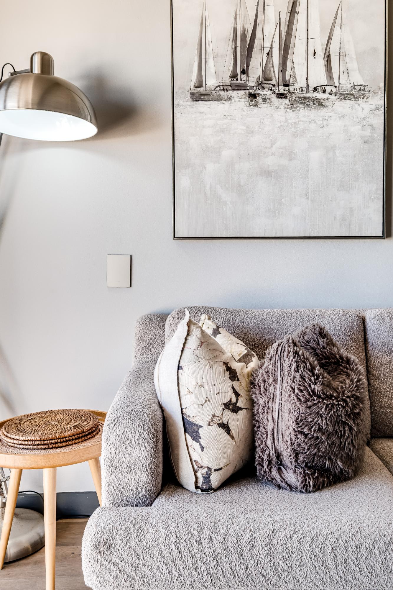 Cozy Apartment Opposite Camps Bay Beach Seasonsfind the Bay 6