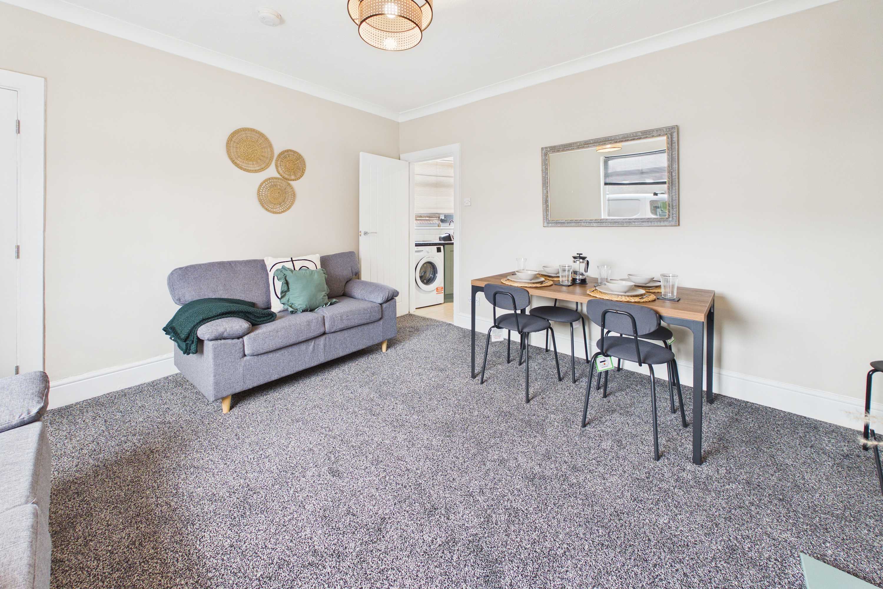 View South Kirkby Home | Sleeps 6 | Parking in 1 Taskers Cottage, Mill Lane WF9 3HB South Kirkby Home | Sleeps 6 | Parking in 1 Taskers Cottage, Mill Lane WF9 3HB - Property image 9 - VivreStays