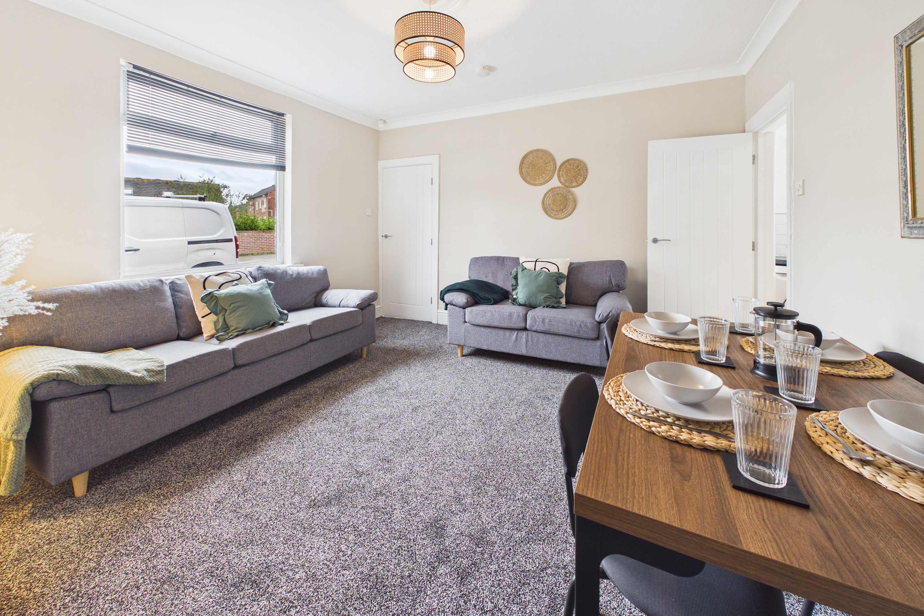 View South Kirkby Home | Sleeps 6 | Parking in 1 Taskers Cottage, Mill Lane WF9 3HB South Kirkby Home | Sleeps 6 | Parking in 1 Taskers Cottage, Mill Lane WF9 3HB - Property image 10 - VivreStays