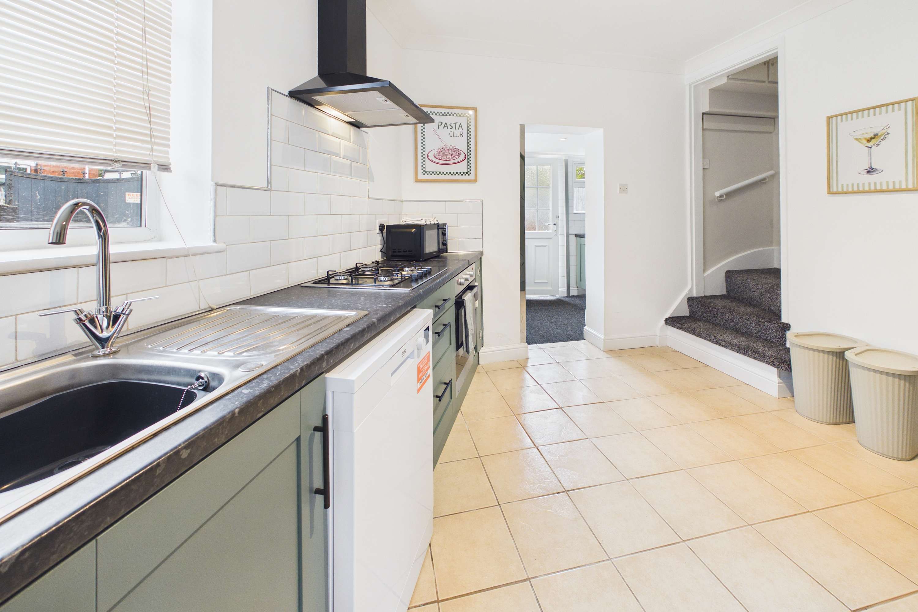 View South Kirkby Home | Sleeps 6 | Parking in 1 Taskers Cottage, Mill Lane WF9 3HB South Kirkby Home | Sleeps 6 | Parking in 1 Taskers Cottage, Mill Lane WF9 3HB - Property image 11 - VivreStays