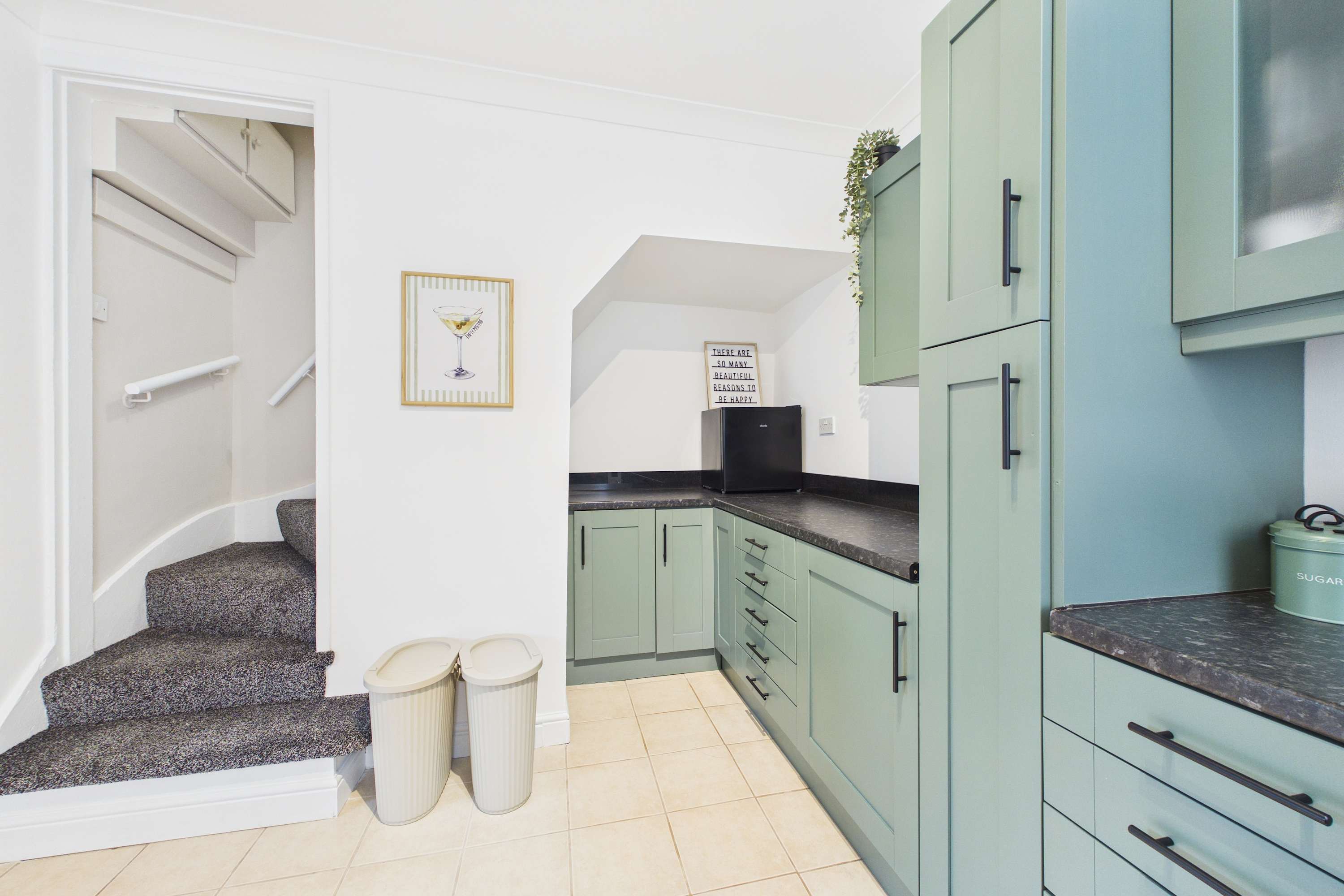 View South Kirkby Home | Sleeps 6 | Parking in 1 Taskers Cottage, Mill Lane WF9 3HB South Kirkby Home | Sleeps 6 | Parking in 1 Taskers Cottage, Mill Lane WF9 3HB - Property image 13 - VivreStays