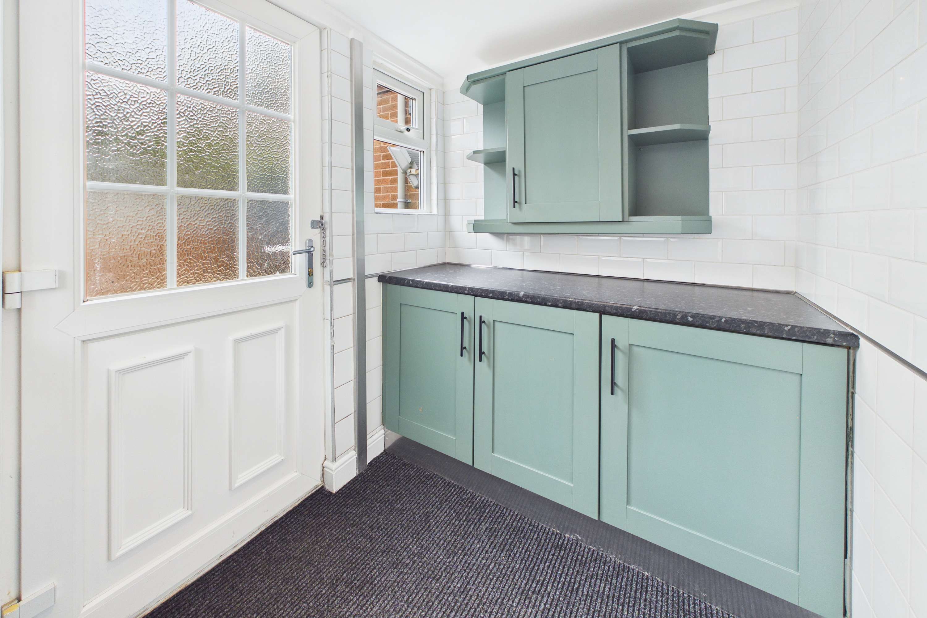 View South Kirkby Home | Sleeps 6 | Parking in 1 Taskers Cottage, Mill Lane WF9 3HB South Kirkby Home | Sleeps 6 | Parking in 1 Taskers Cottage, Mill Lane WF9 3HB - Property image 14 - VivreStays