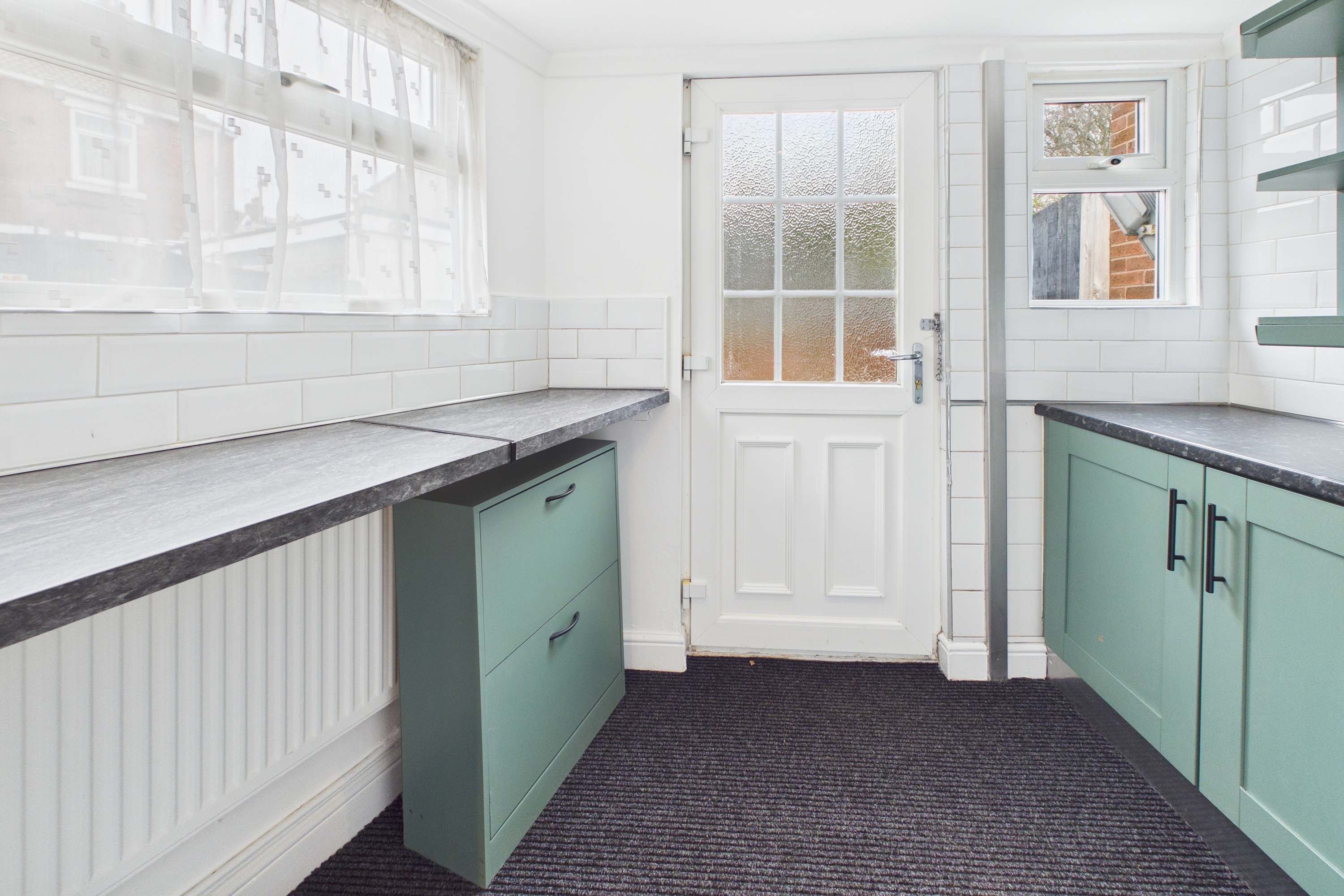 View South Kirkby Home | Sleeps 6 | Parking in 1 Taskers Cottage, Mill Lane WF9 3HB South Kirkby Home | Sleeps 6 | Parking in 1 Taskers Cottage, Mill Lane WF9 3HB - Property image 15 - VivreStays