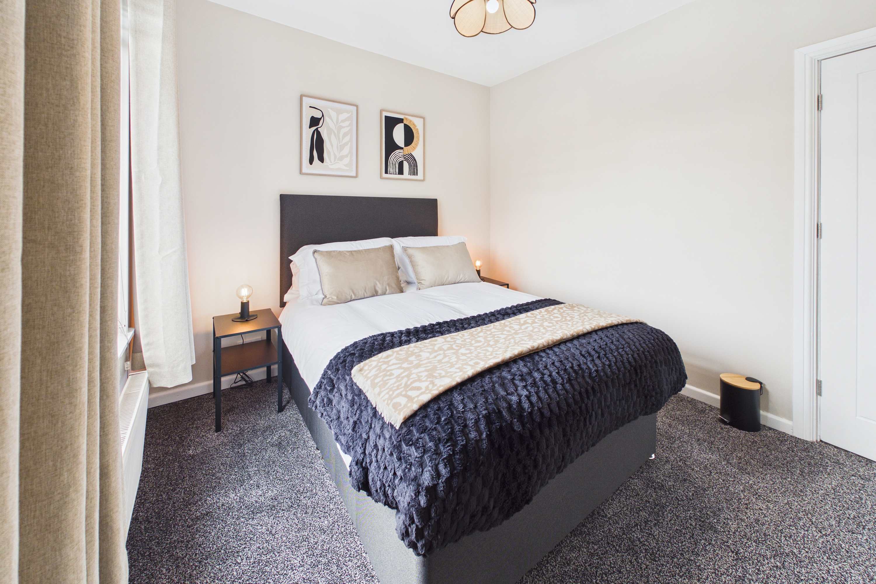 View South Kirkby Home | Sleeps 6 | Parking in 1 Taskers Cottage, Mill Lane WF9 3HB South Kirkby Home | Sleeps 6 | Parking in 1 Taskers Cottage, Mill Lane WF9 3HB - Property image 16 - VivreStays