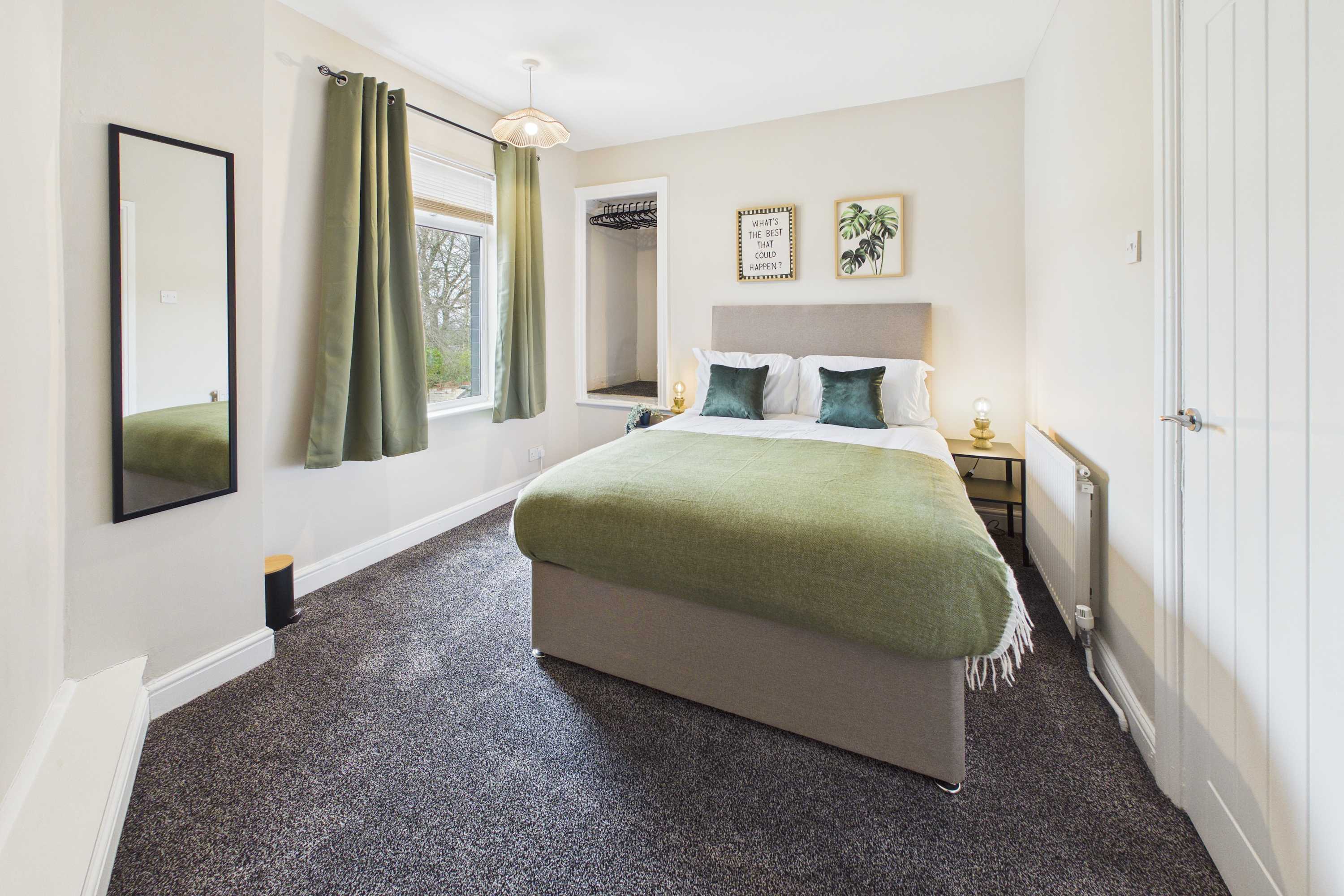 View South Kirkby Home | Sleeps 6 | Parking in 1 Taskers Cottage, Mill Lane WF9 3HB South Kirkby Home | Sleeps 6 | Parking in 1 Taskers Cottage, Mill Lane WF9 3HB - Property image 5 - VivreStays