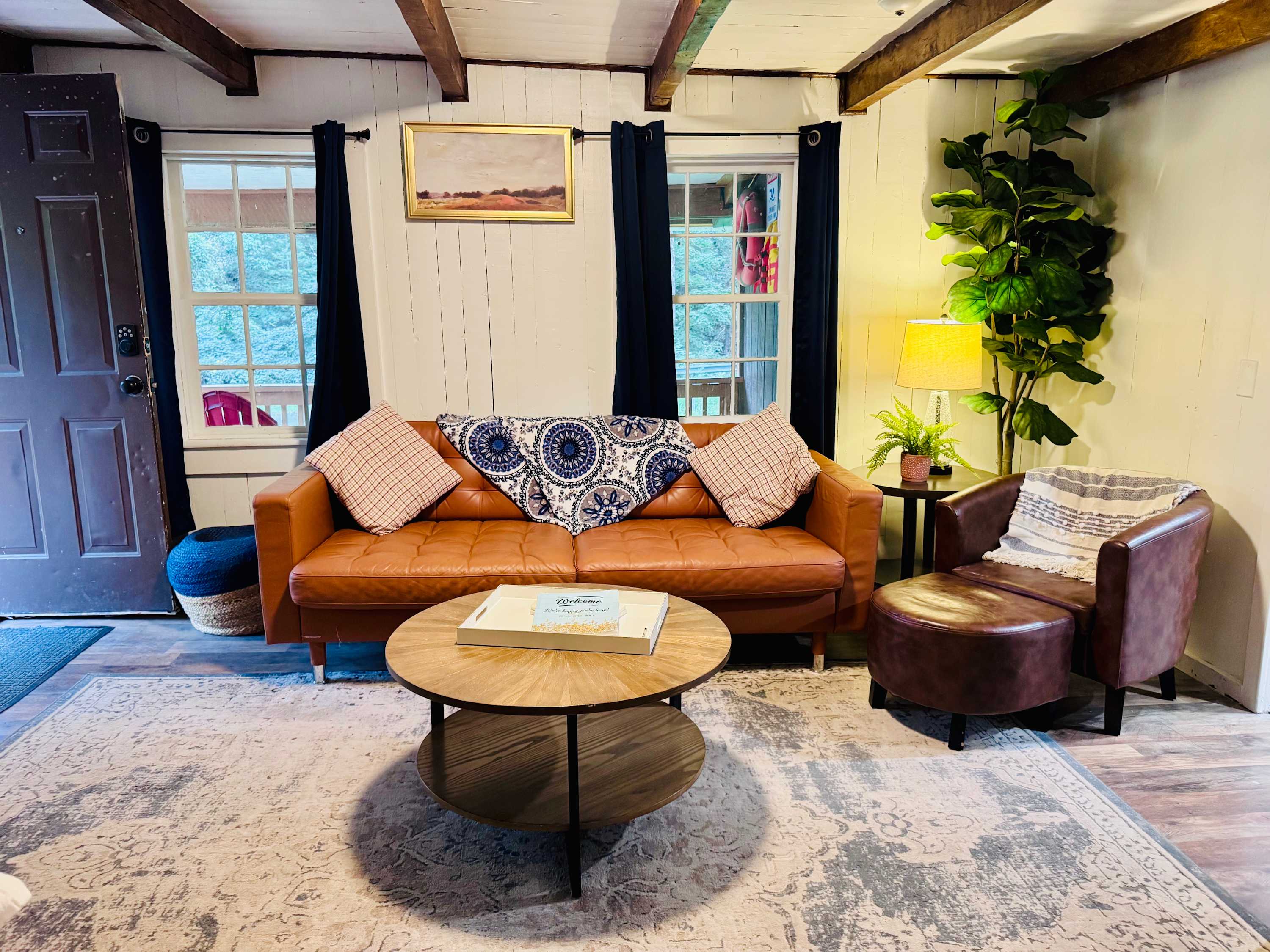 Spacious living area with plenty of seating