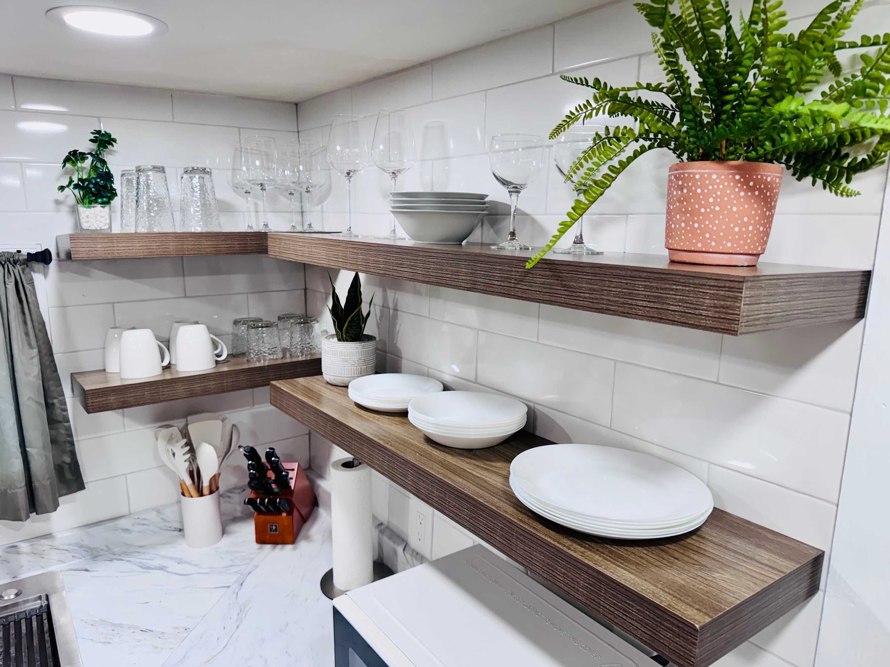 Easy access to prepare and enjoy meals.