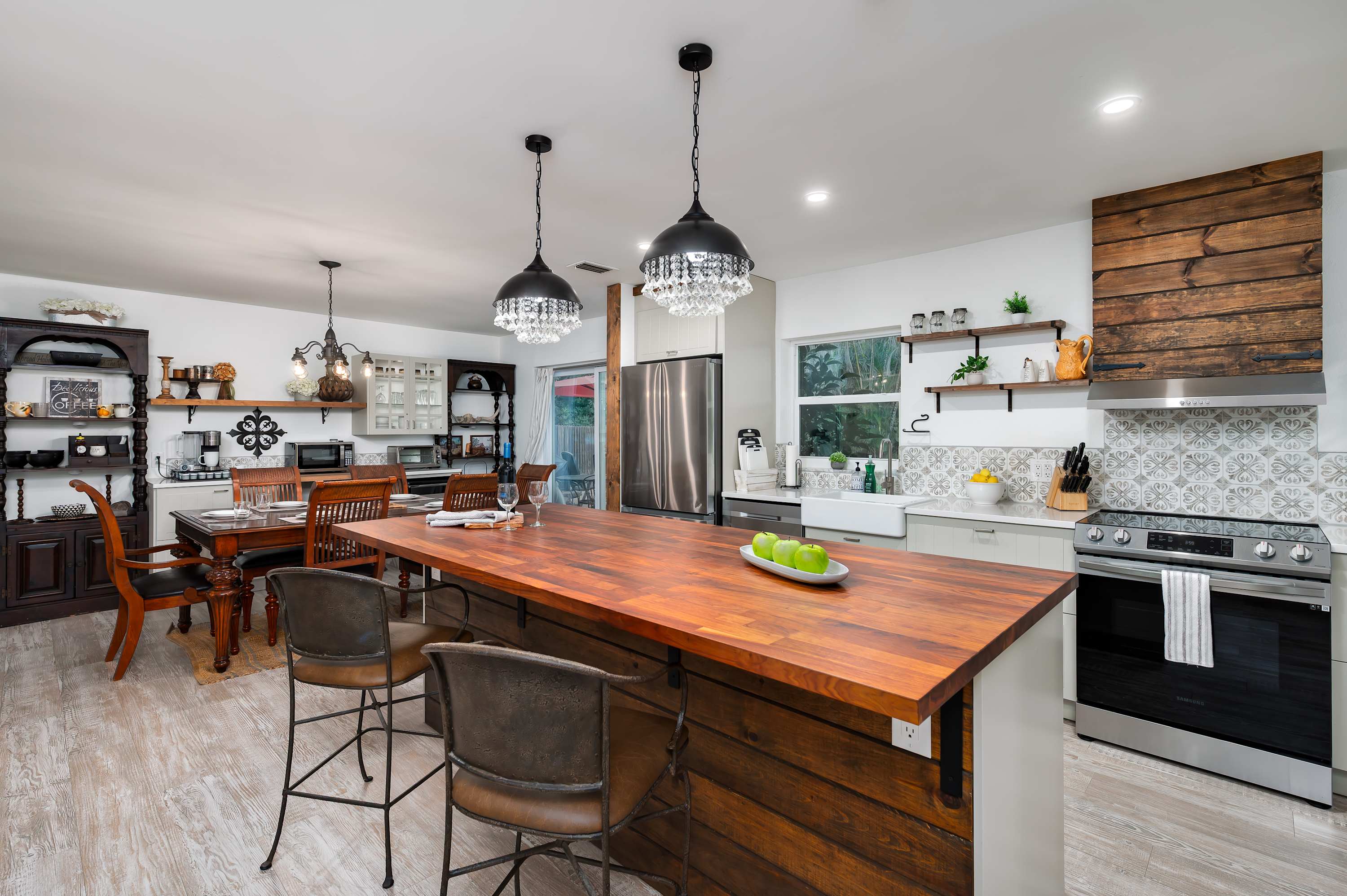 40-Ft Private Pool – Pet-Friendly, 10 Min to Beach