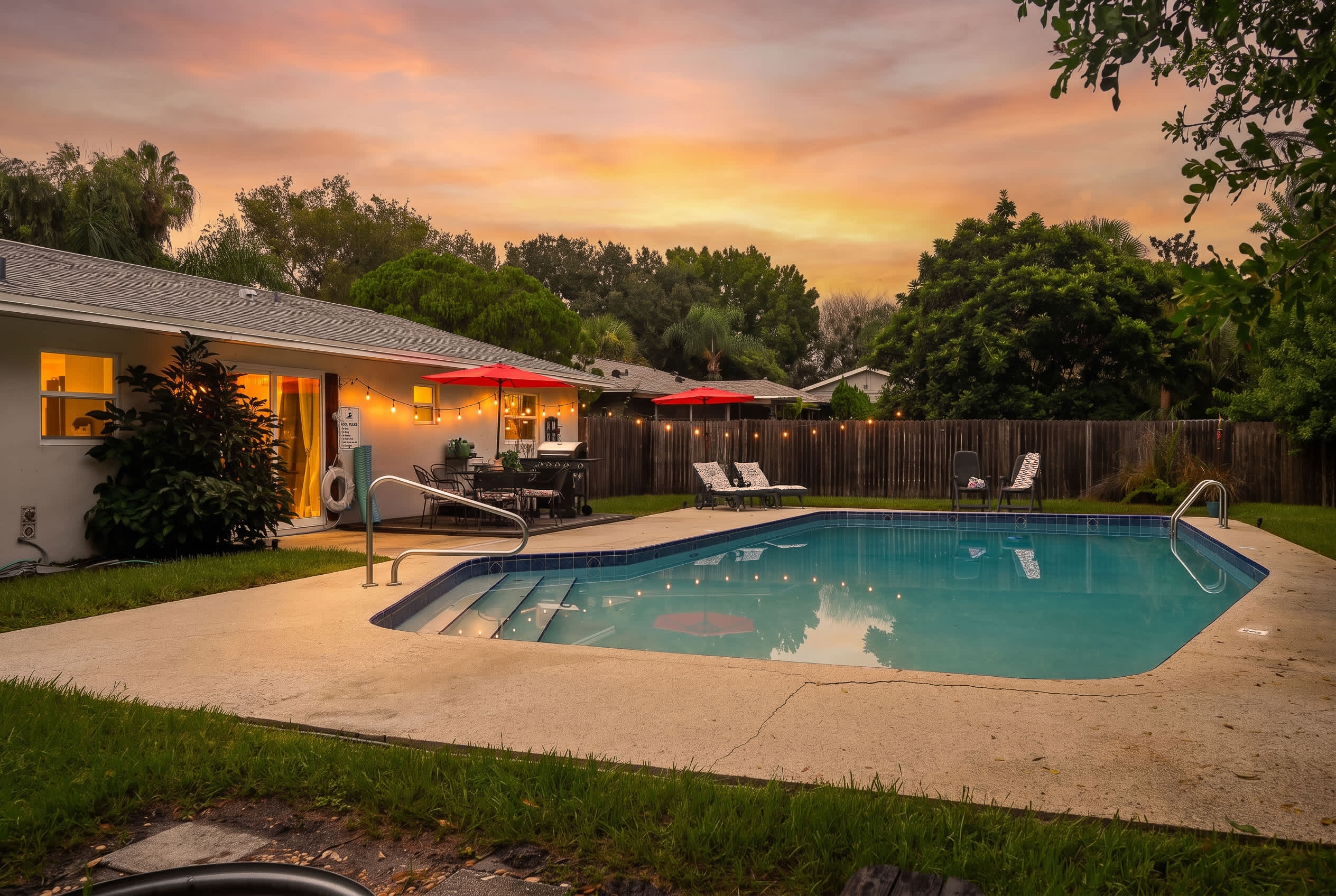 40Ft Private Pool – Pet-Friendly, 10 Min to Beach