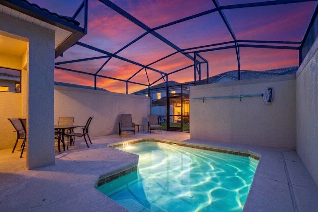 Private Heated Pool + Themed Rooms | Storey Lake