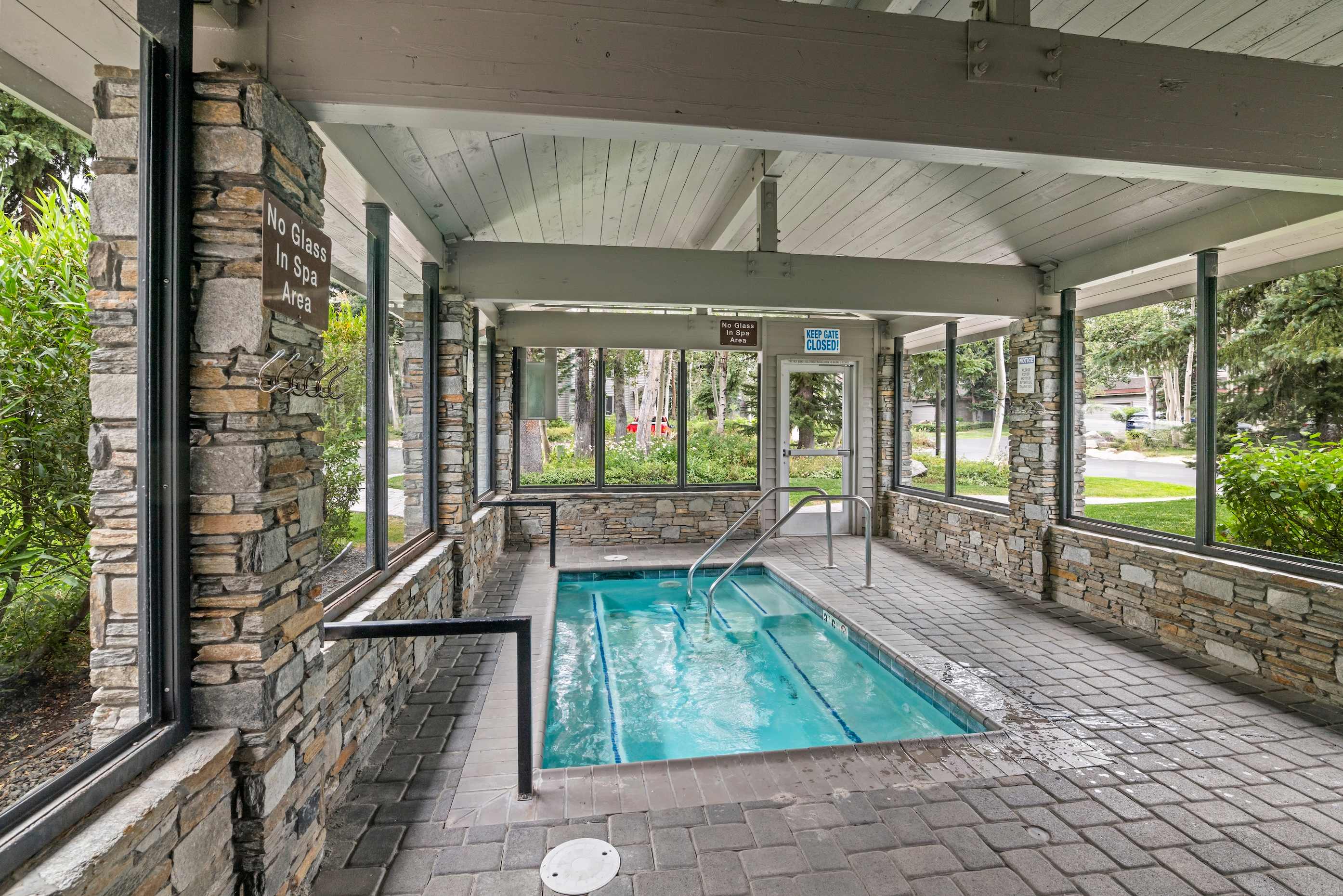 2BR Condo for 6 w Shared Hot Tub, Near Mtn & Lakes | Photo 2