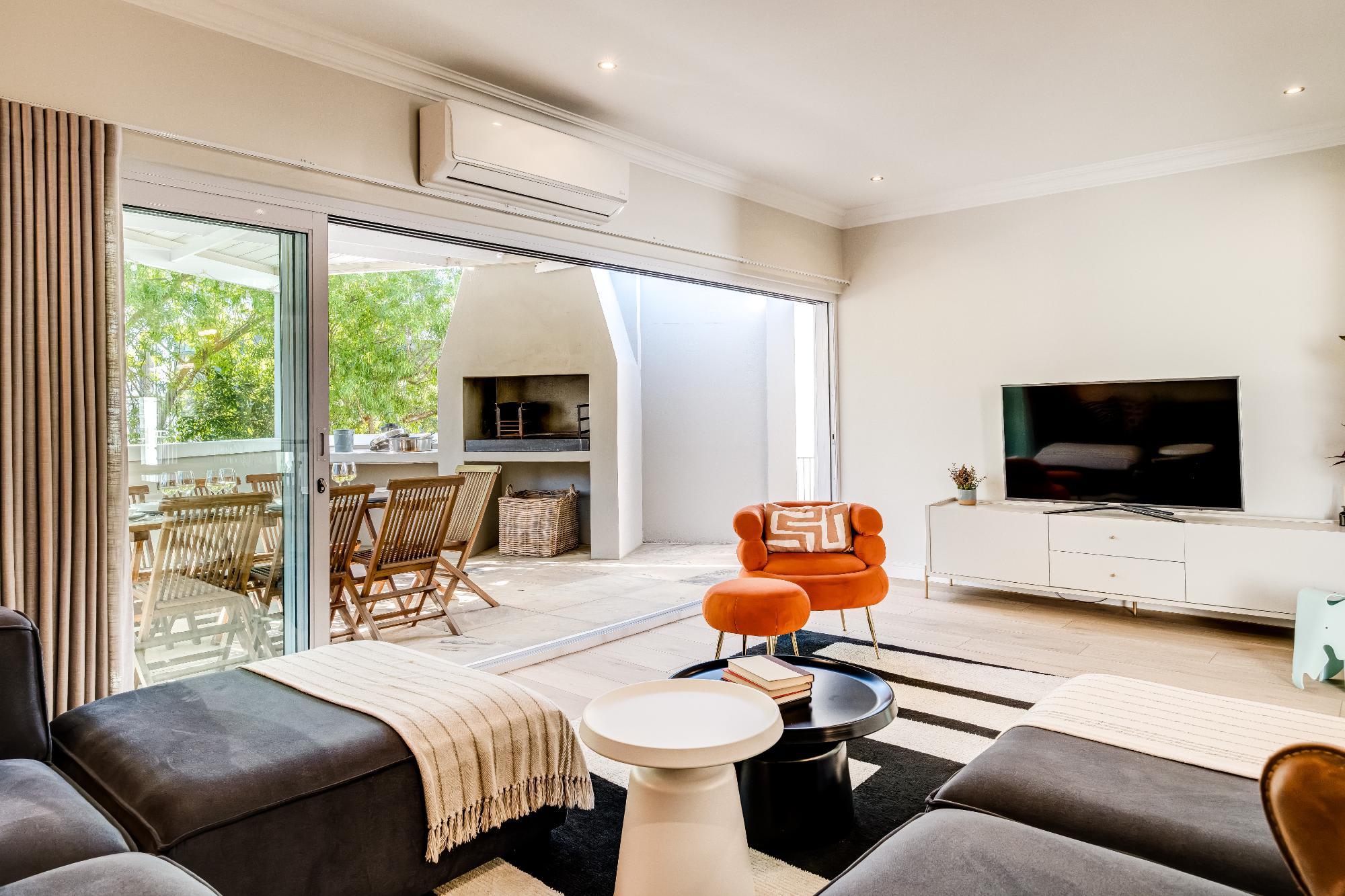 Green Point 4 Bed Family Home w Pool Happy House 5