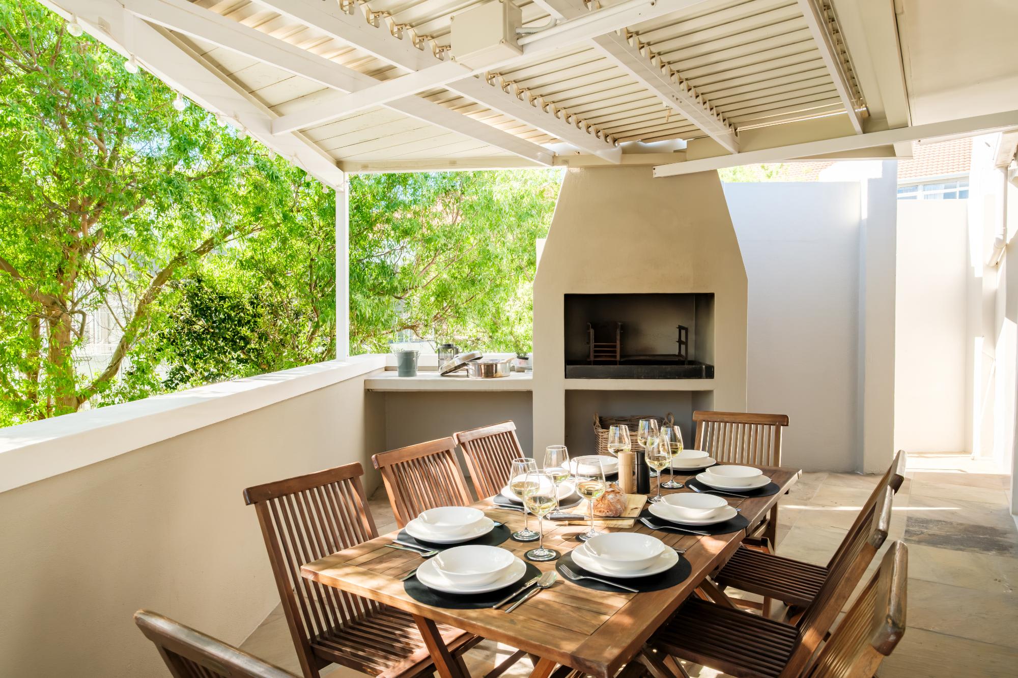 Green Point 4 Bed Family Home w Pool Happy House 10