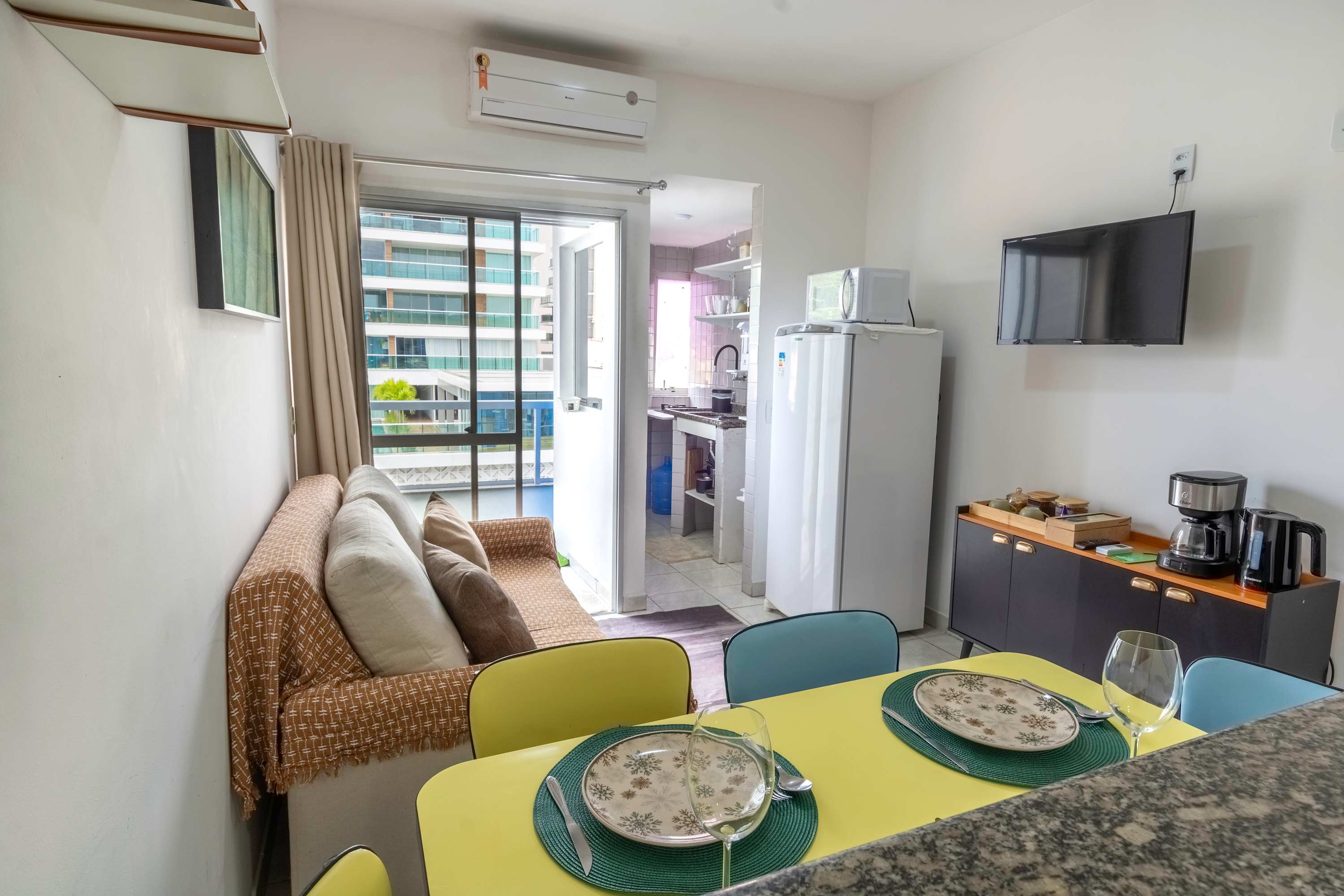 Steps from the Beach | Pool/A/C/Parking in Barra