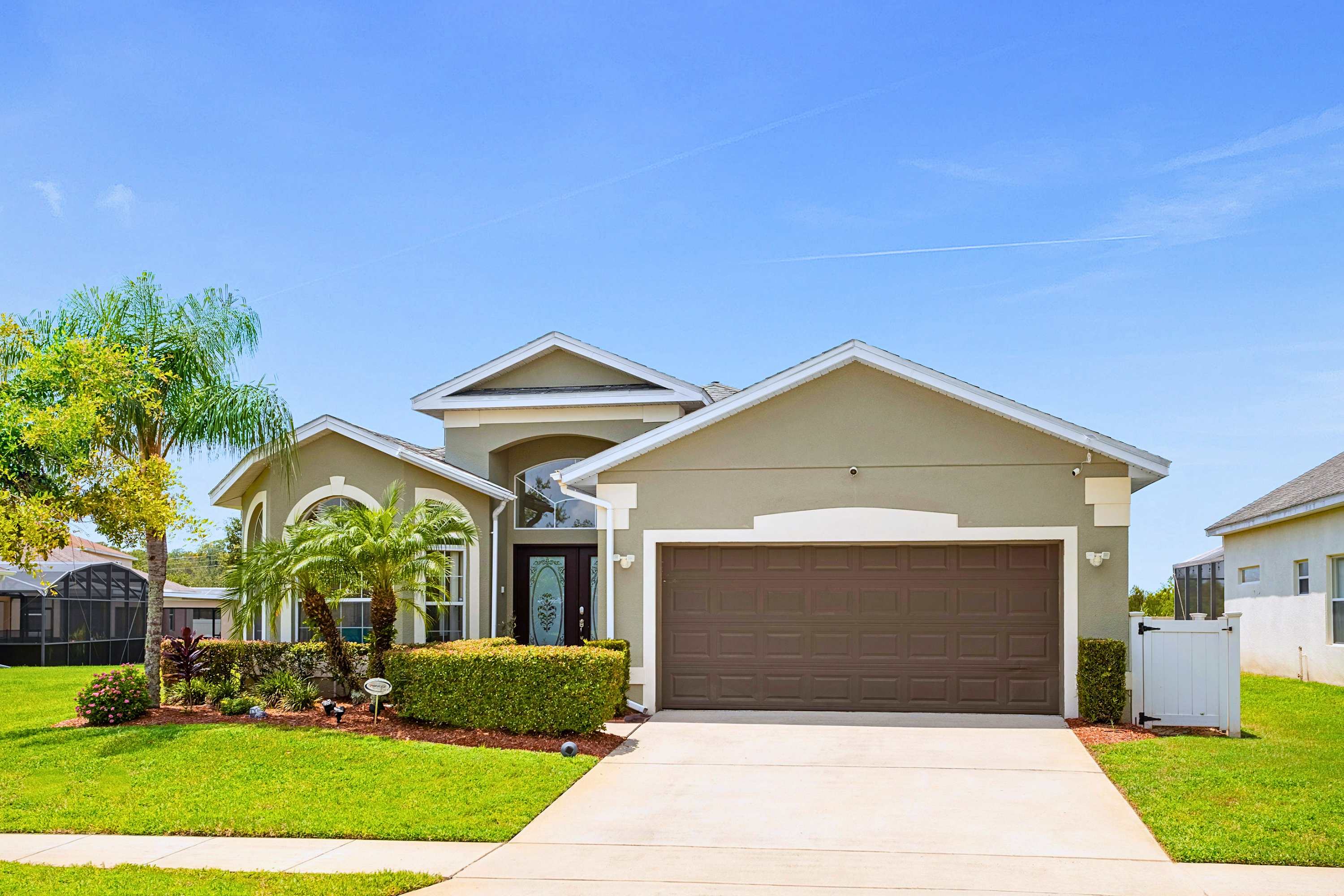 Spacious driveway with secure garage and plenty of parking for all guests!