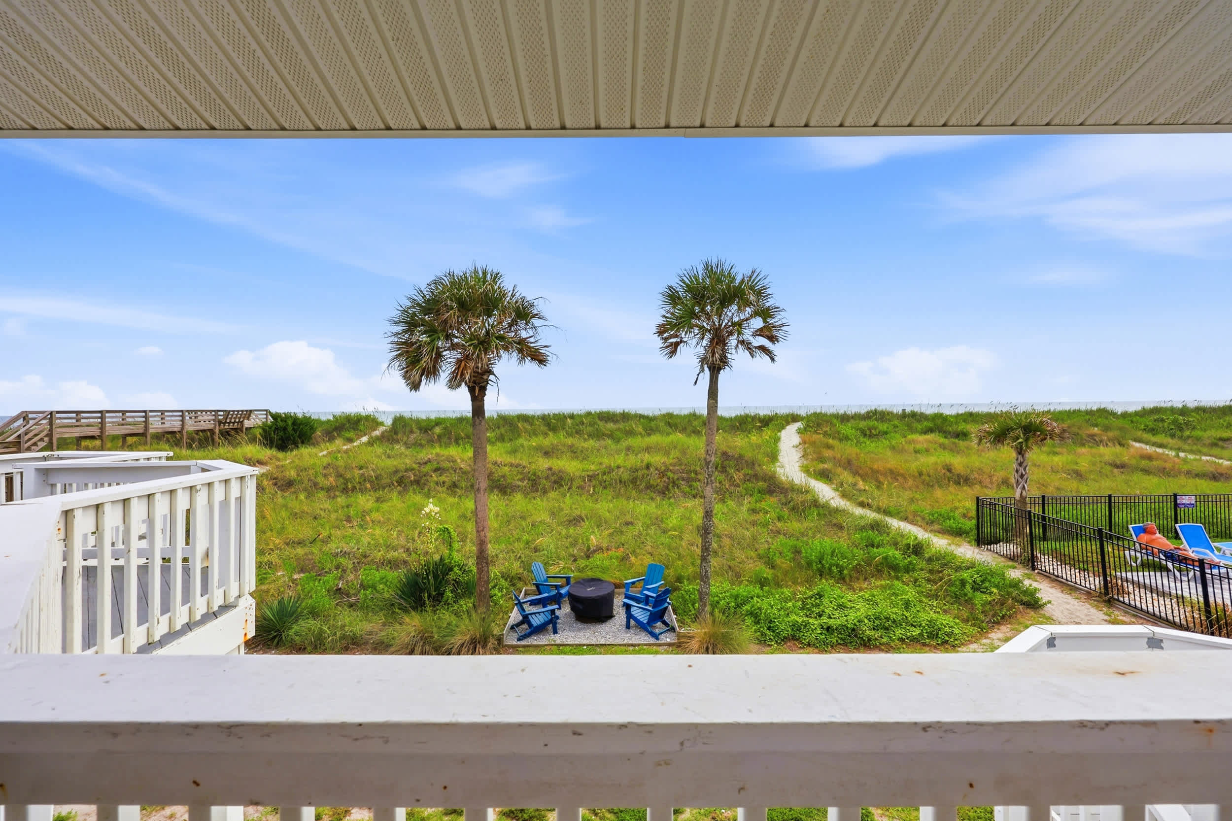 DWs Oceanfront Beach House Huge Sun Deck