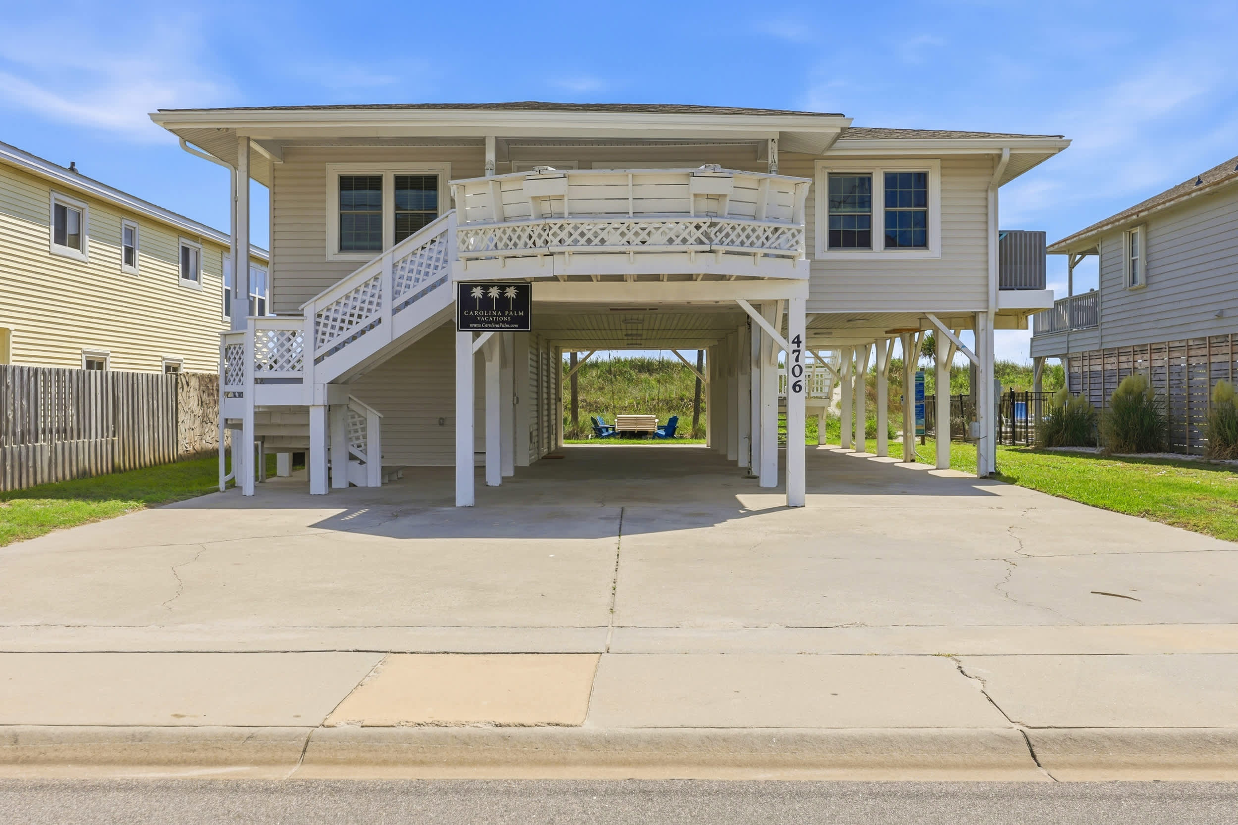 DWs Oceanfront Beach House Huge Sun Deck