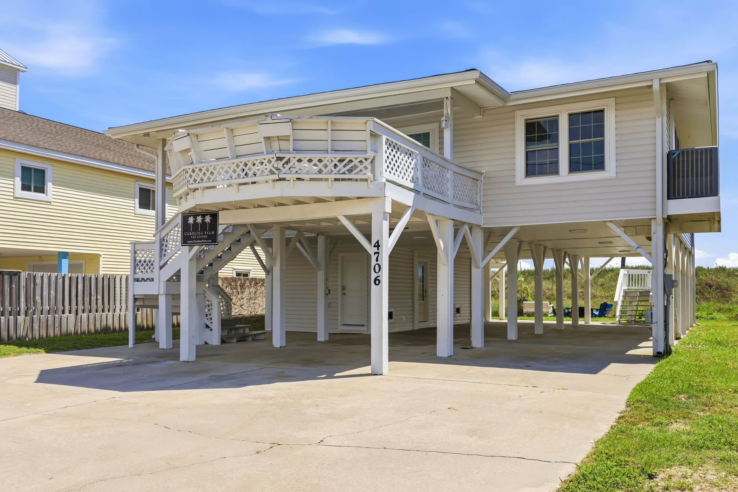 DWs Oceanfront Beach House Huge Sun Deck