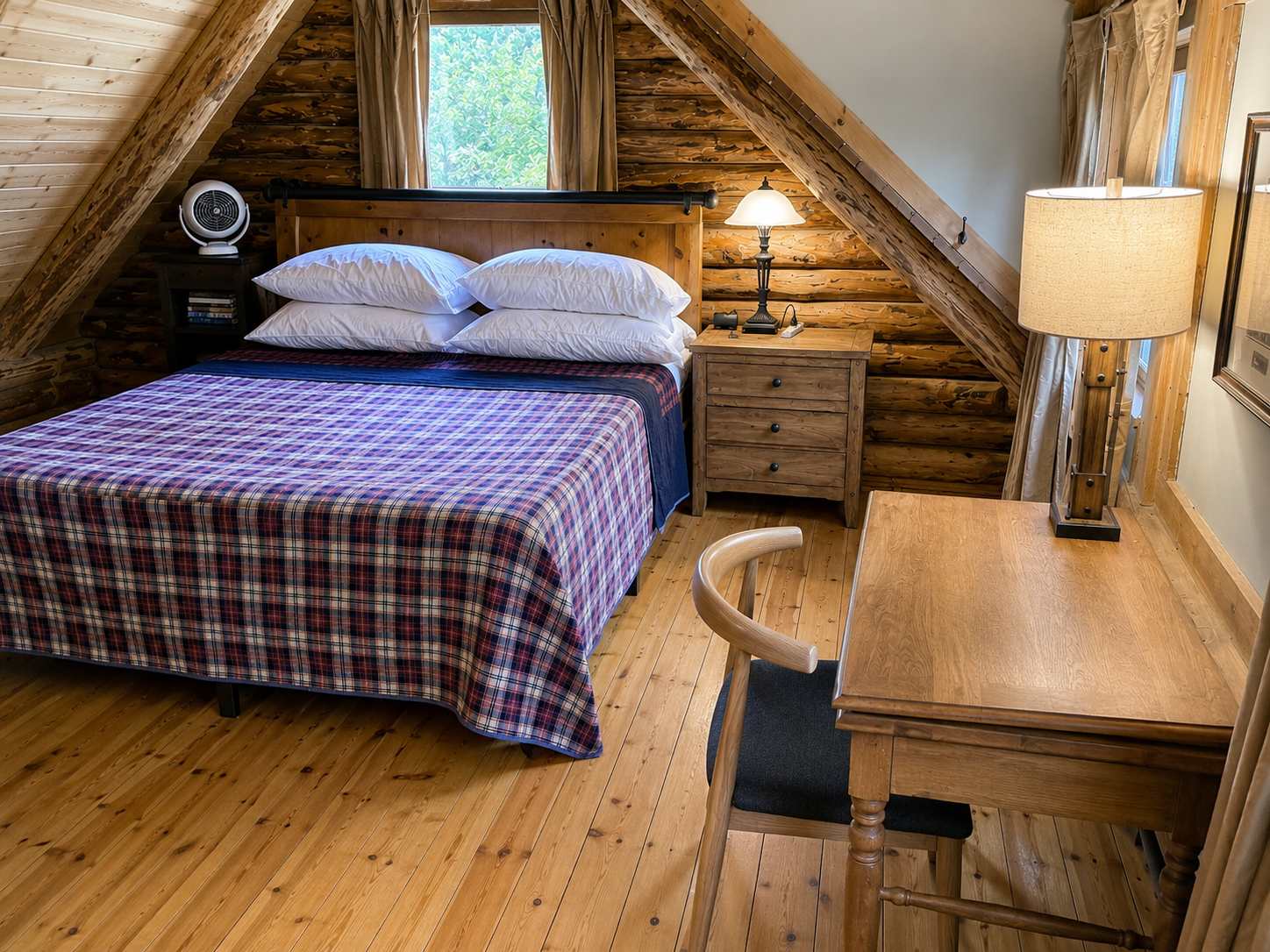 Waterfront cabin w/ workspace & BBQ grill