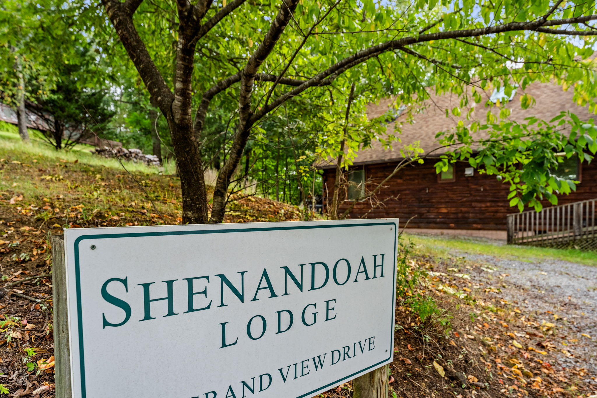 Real Log Cabin w Stunning Shenandoah Views