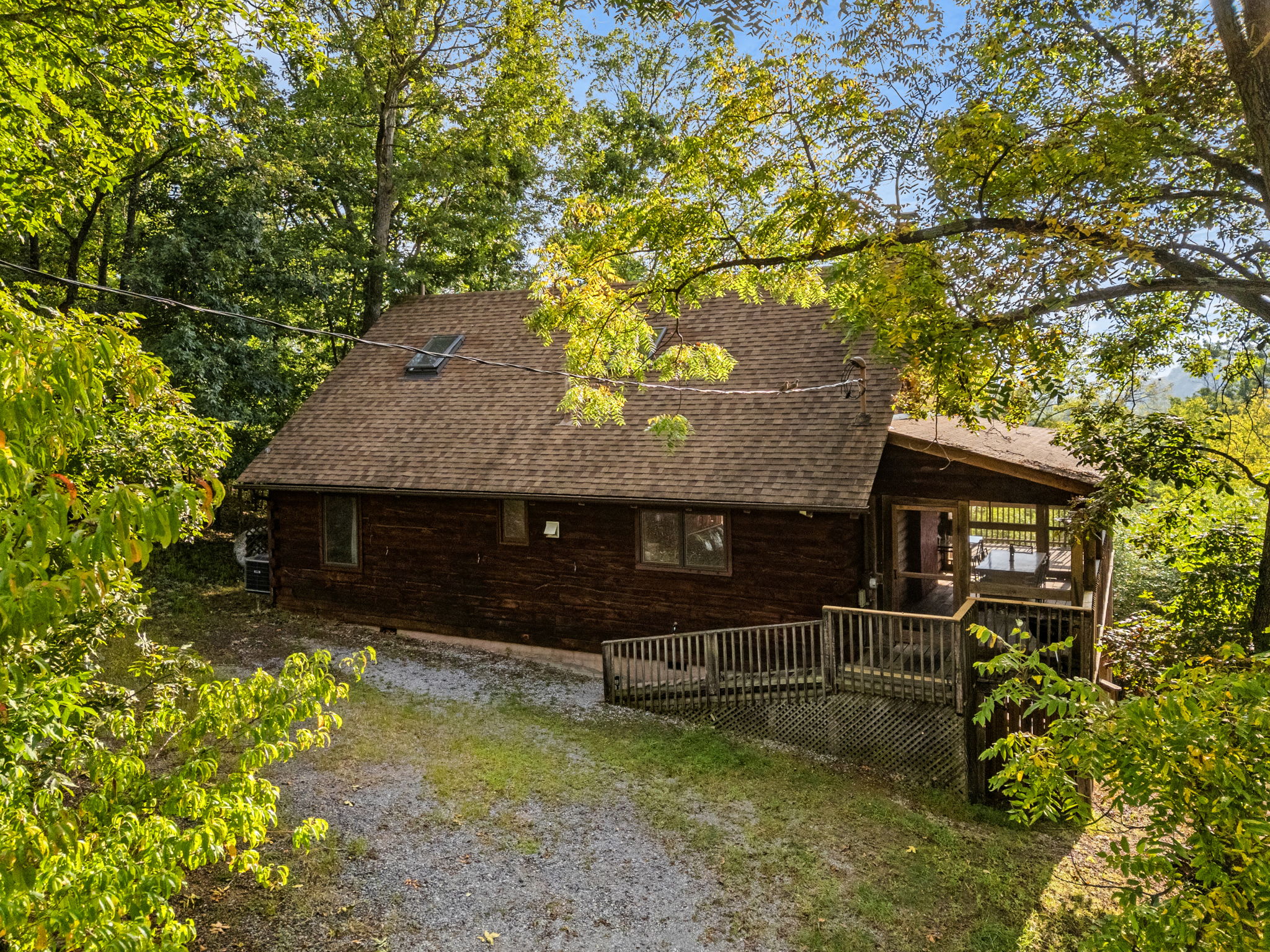 Real Log Cabin w Stunning Shenandoah Views