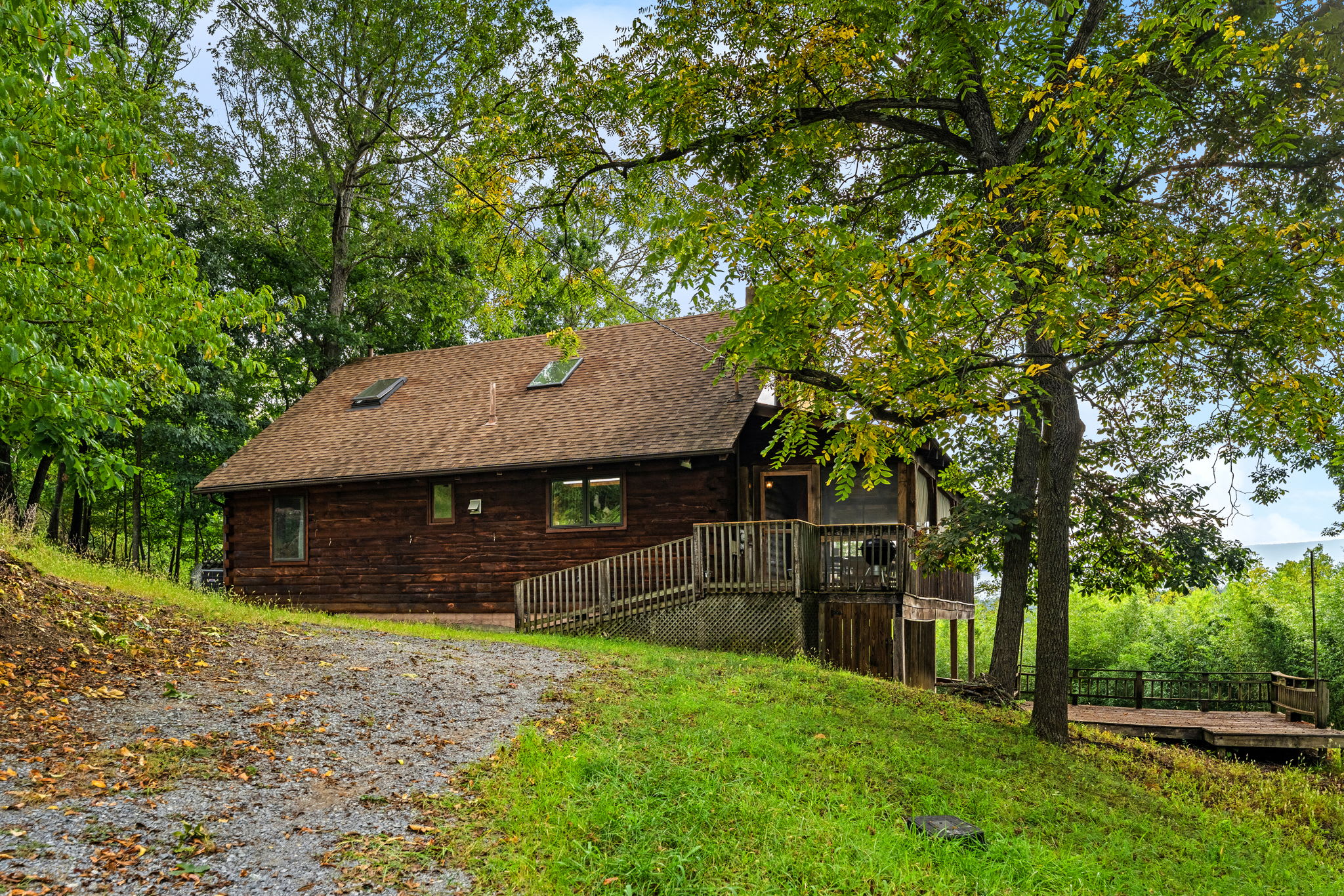 Real Log Cabin w Stunning Shenandoah Views