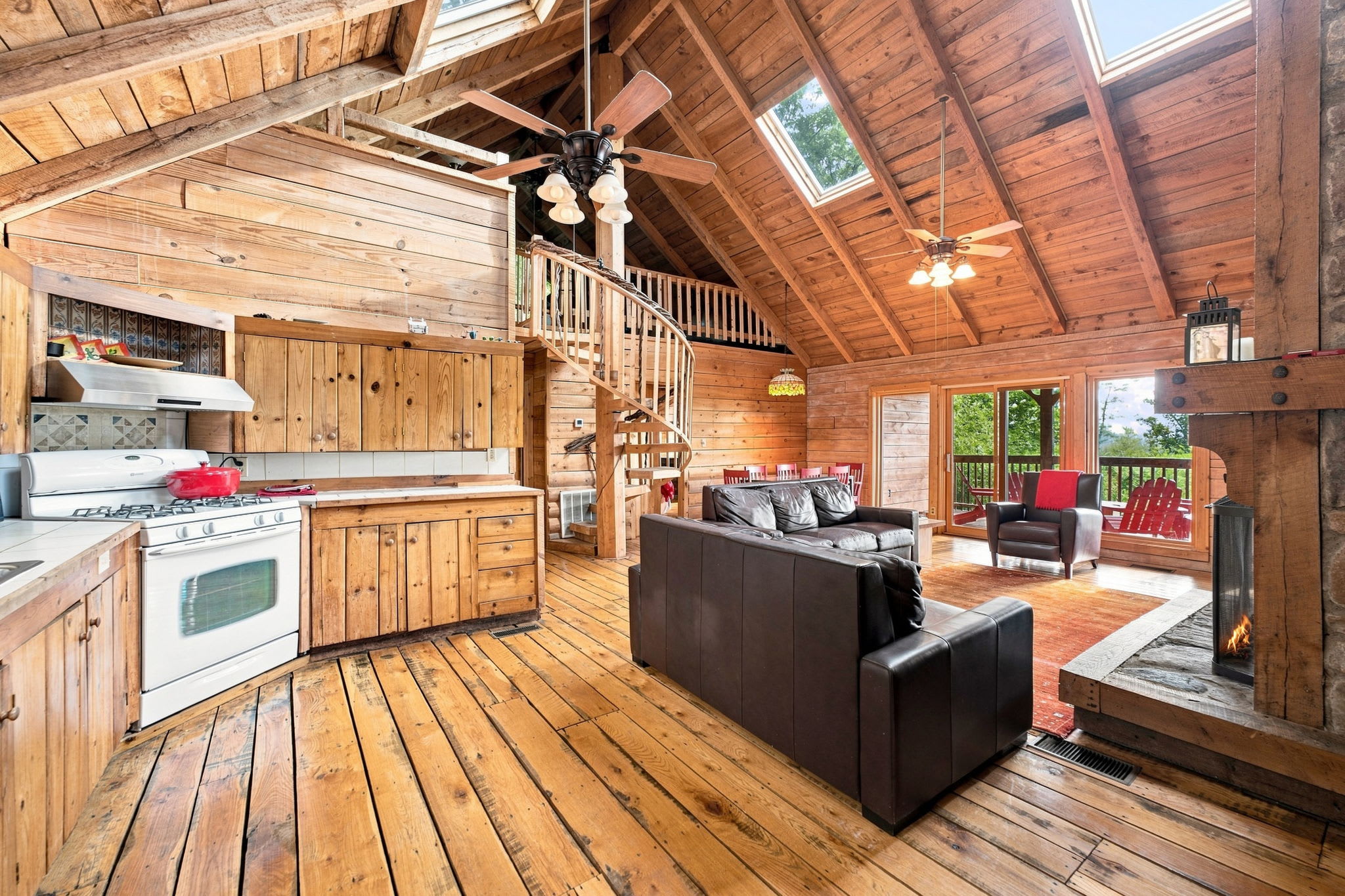 Real Log Cabin w Stunning Shenandoah Views