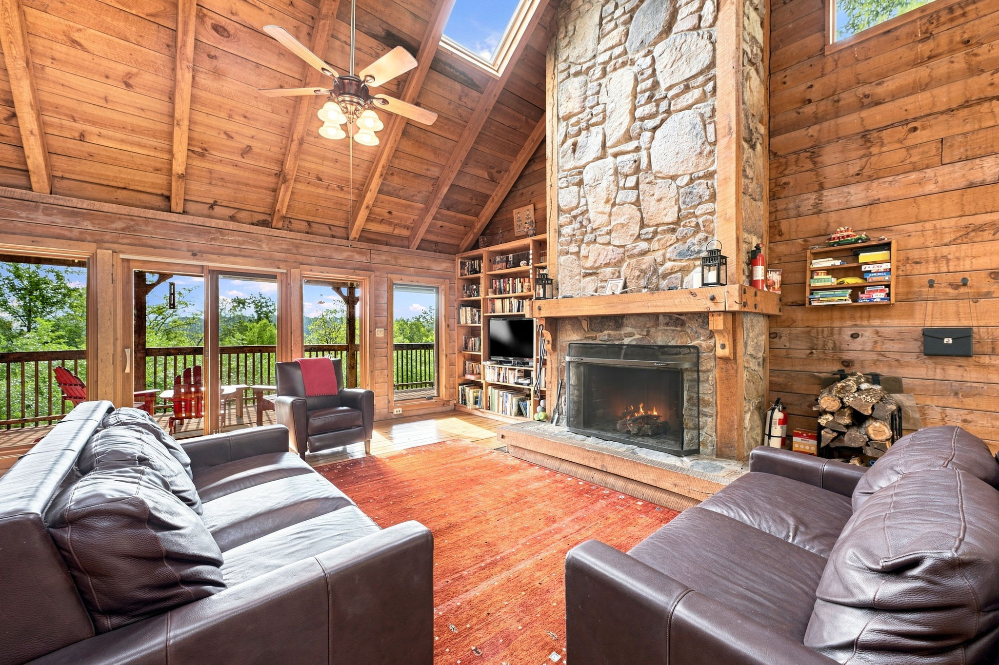 Real Log Cabin w Stunning Shenandoah Views
