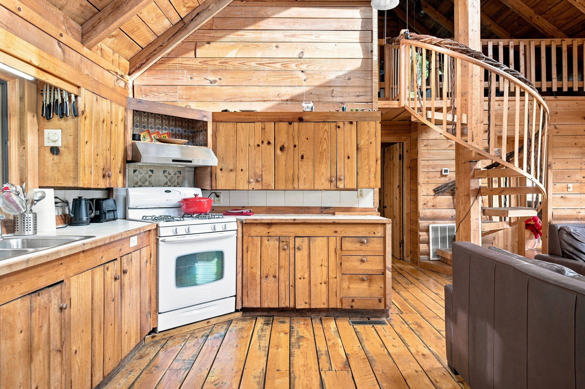 Real Log Cabin w Stunning Shenandoah Views