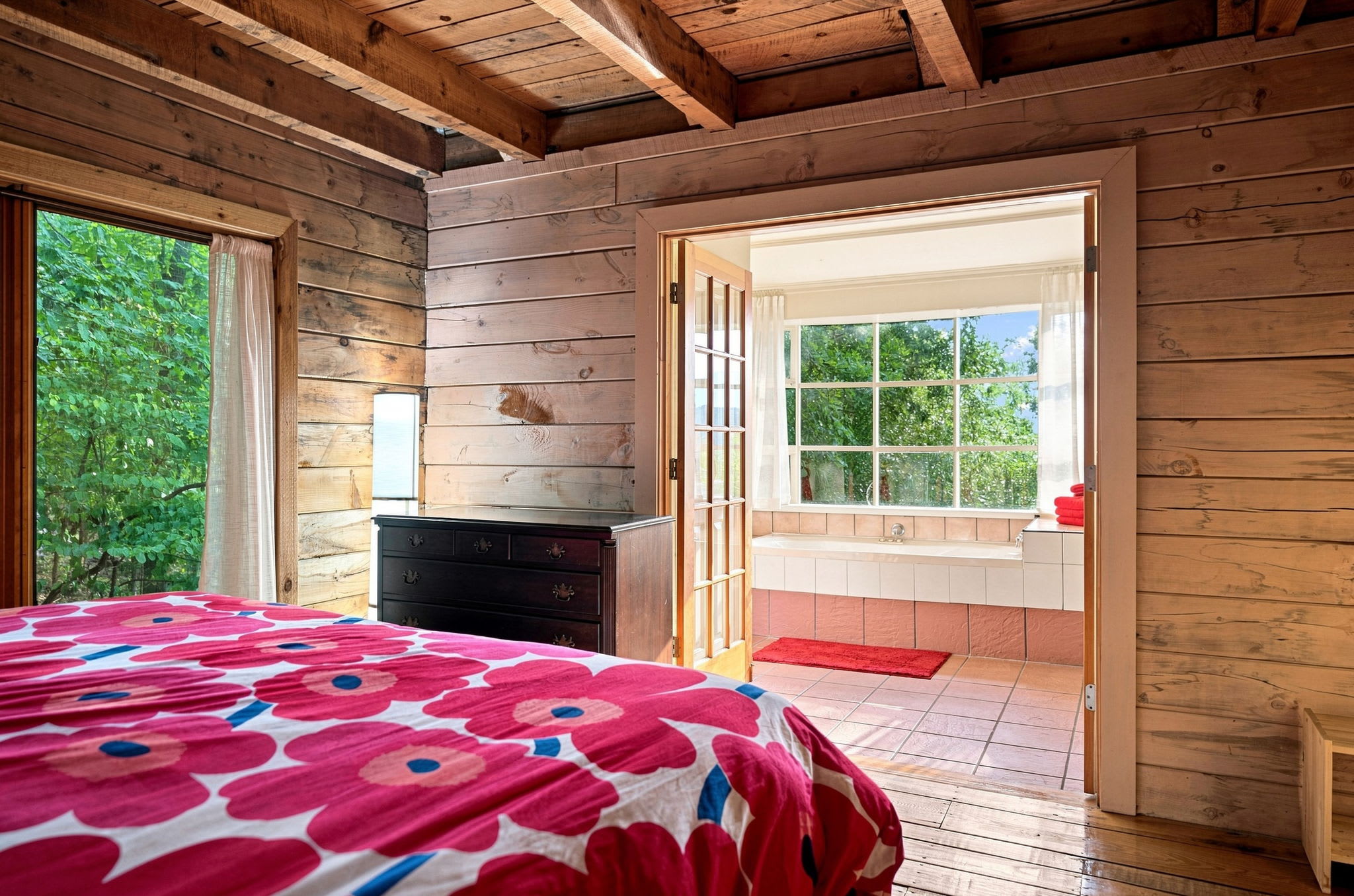 Real Log Cabin w Stunning Shenandoah Views
