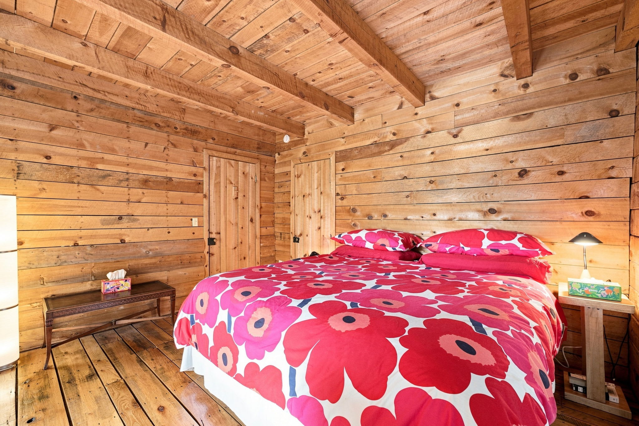 Real Log Cabin w Stunning Shenandoah Views