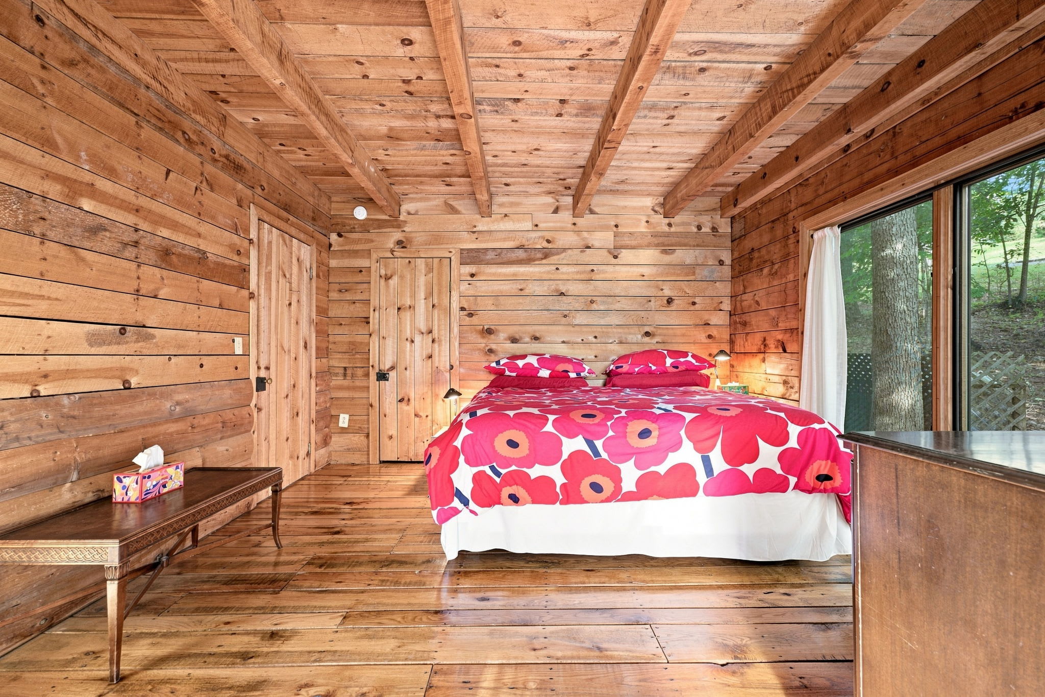 Real Log Cabin w Stunning Shenandoah Views