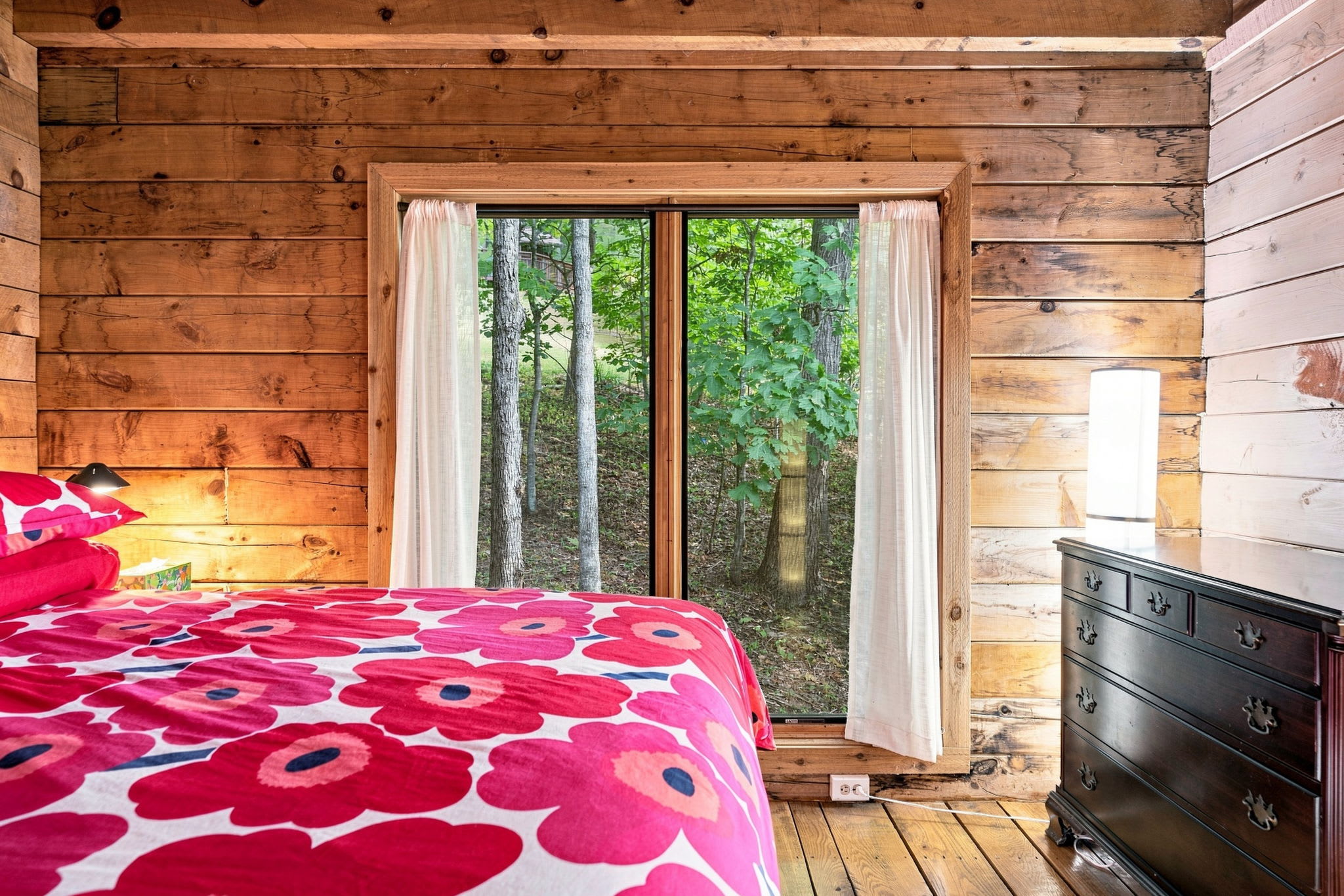 Real Log Cabin w Stunning Shenandoah Views