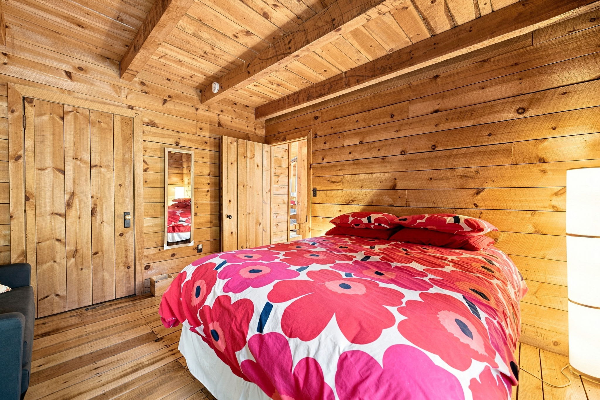 Real Log Cabin w Stunning Shenandoah Views