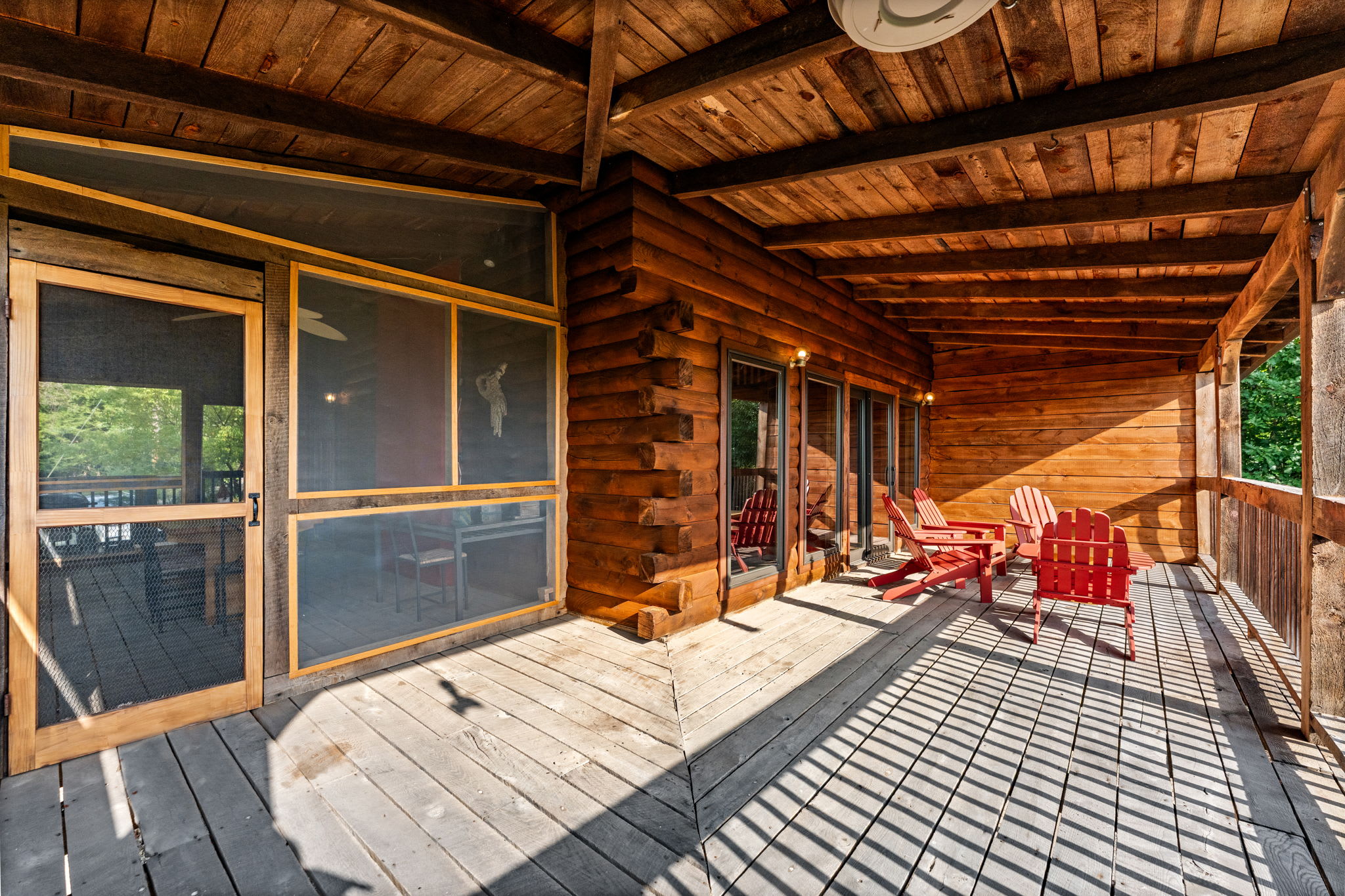 Real Log Cabin w Stunning Shenandoah Views