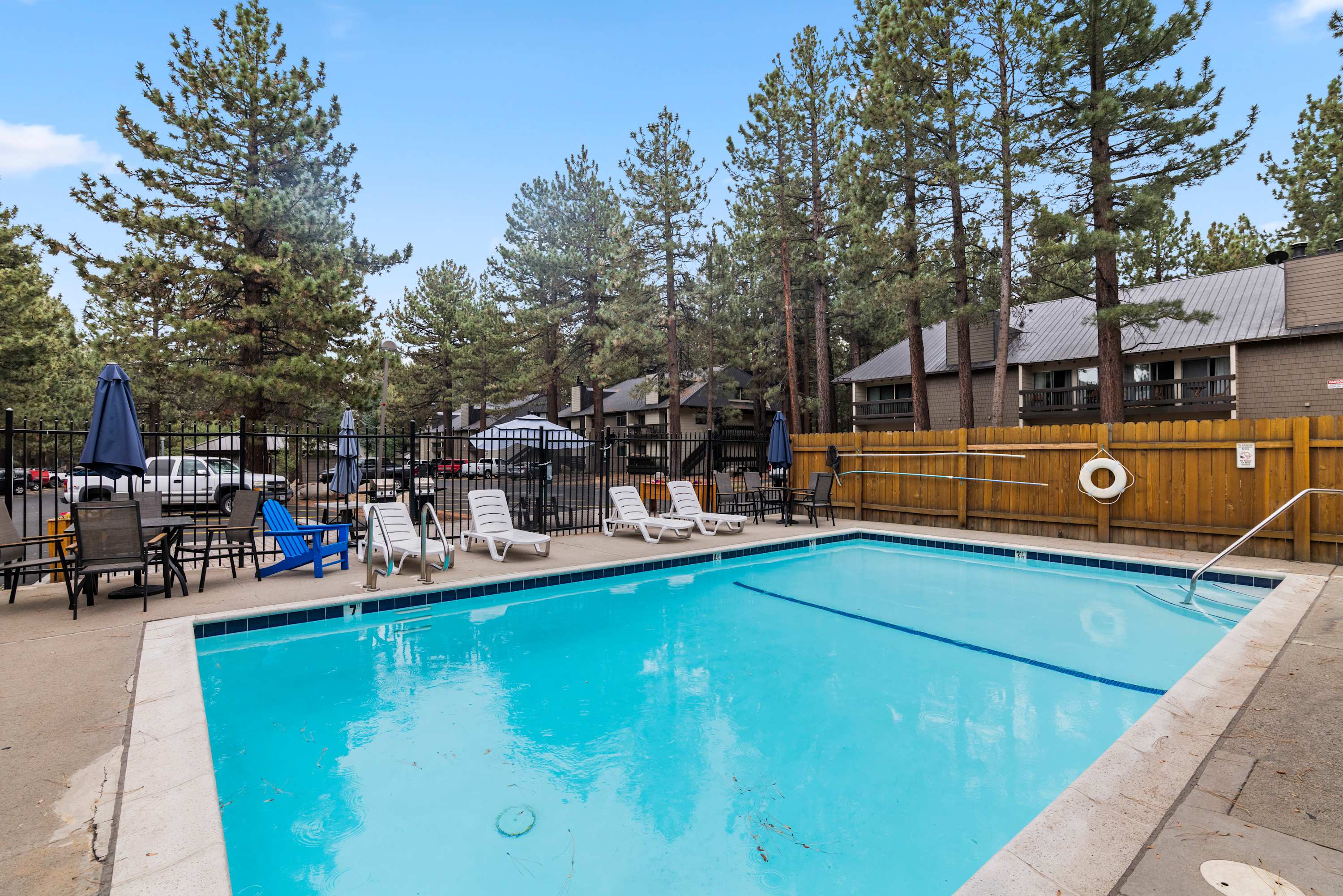 1BR Condo for 4 wHot Tub, Near Shuttle & Shopping