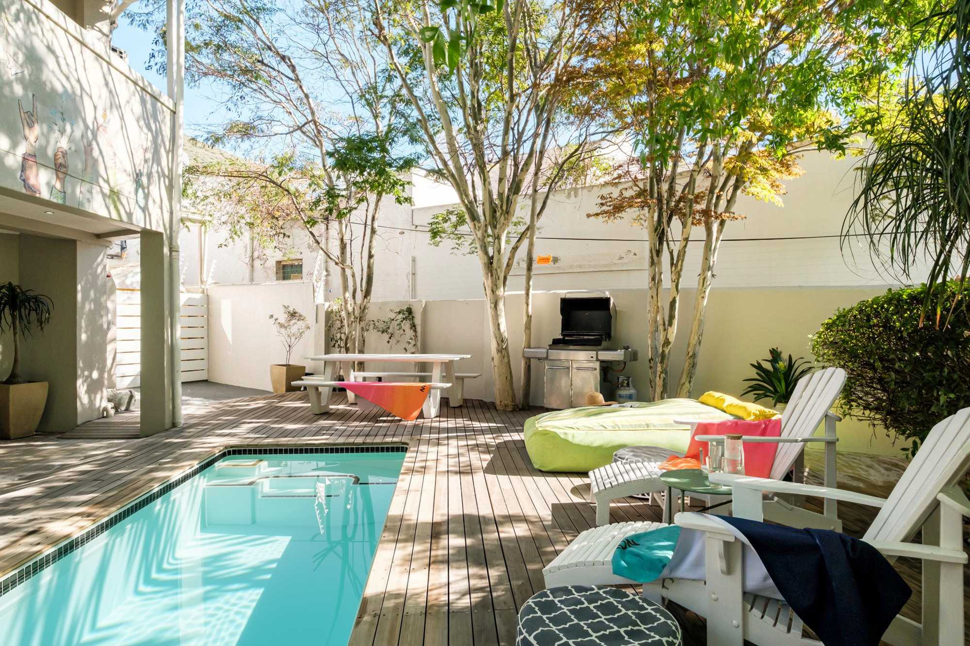 Green Point 4 Bed Family Home w Pool Happy House 2